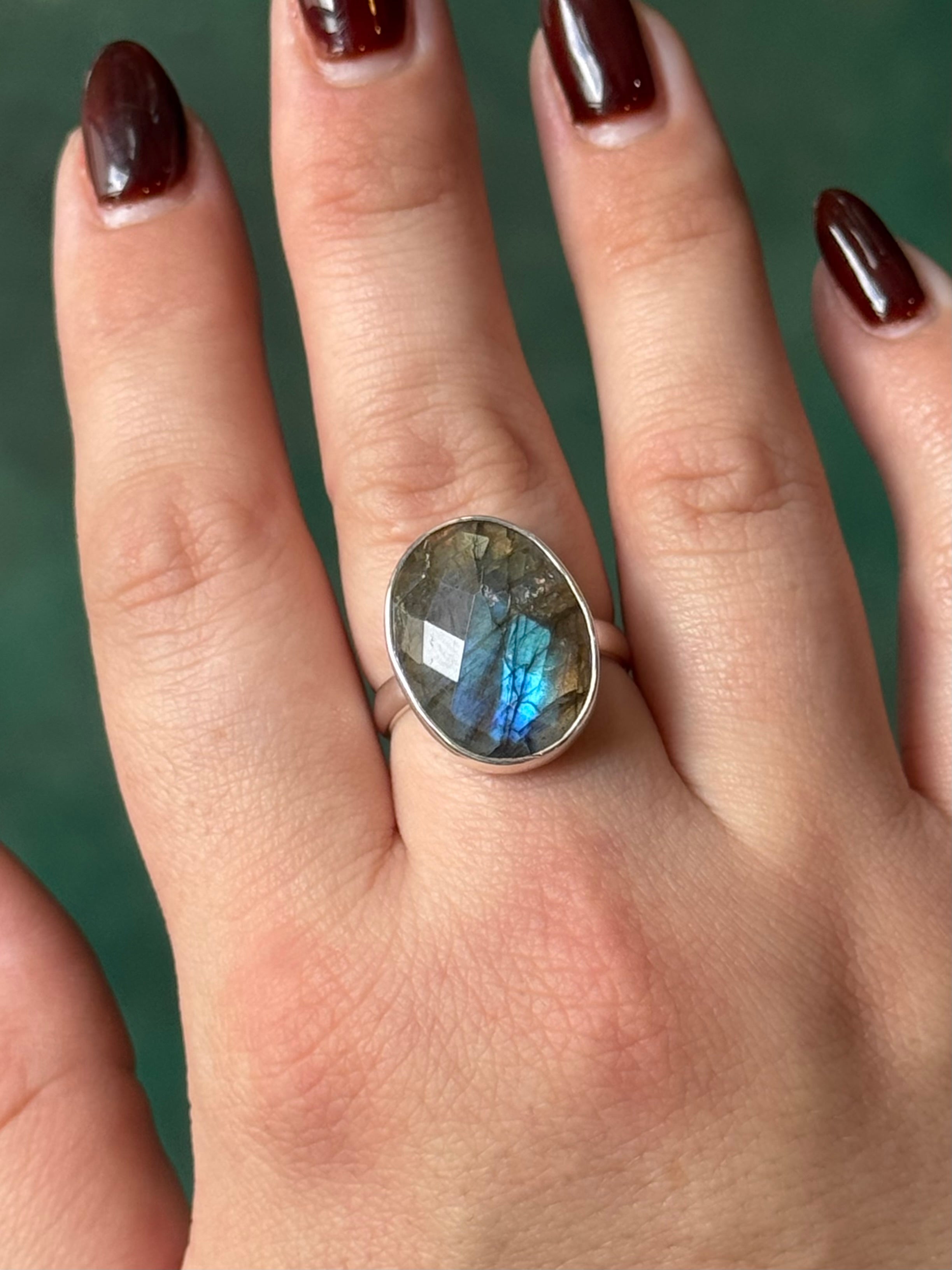 •LABRADORITE - FACETED OVAL• sterling silver ring (size 9)