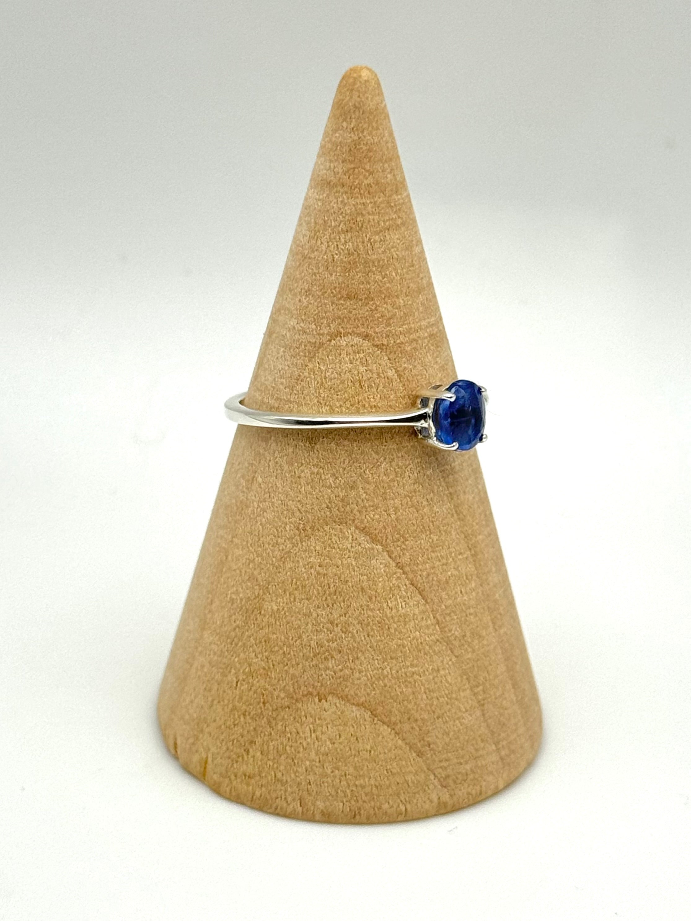 •FACETED KYANITE - LIL' OVAL• prong set silver ring (various sizes)