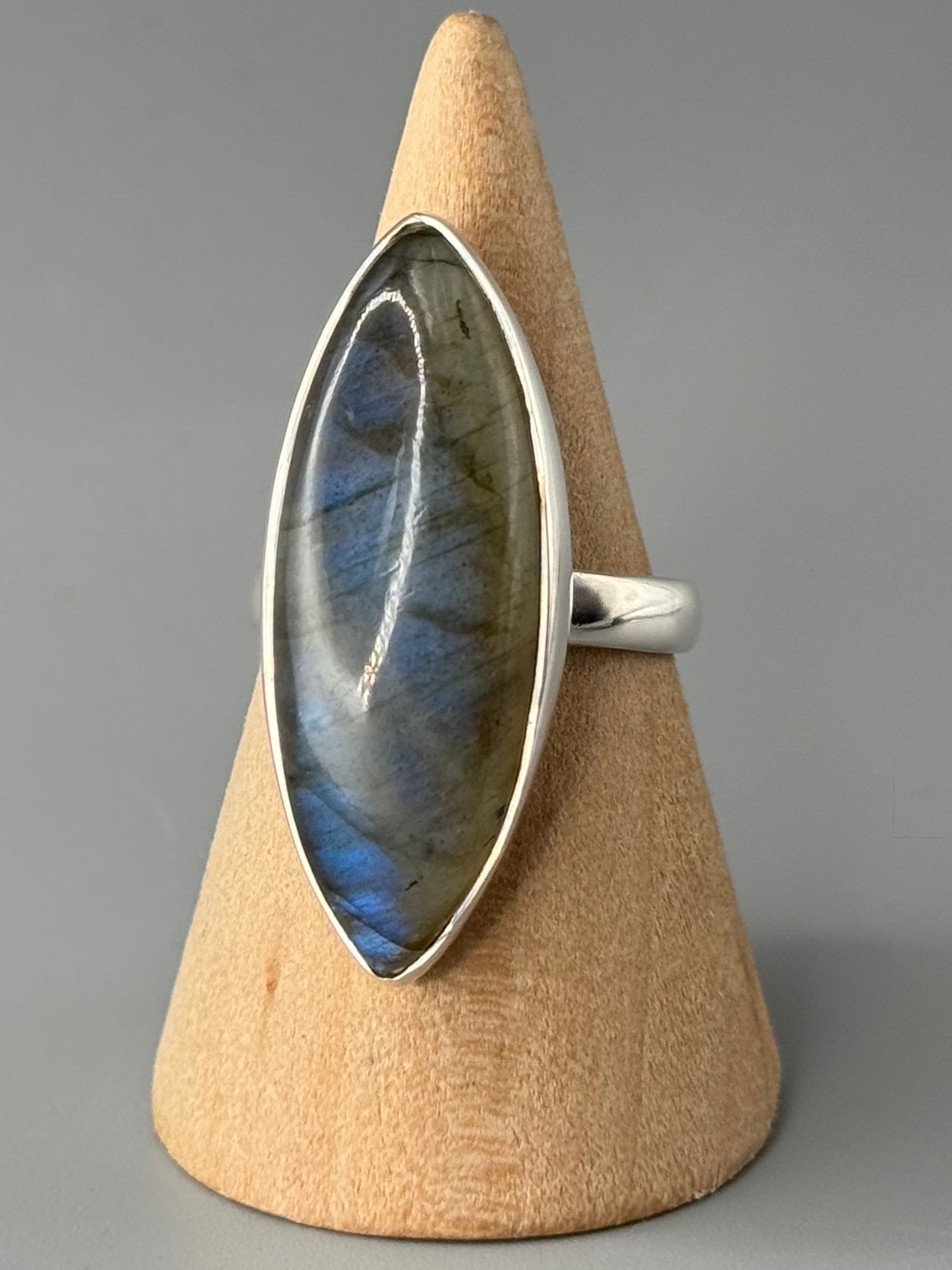 •LABRADORITE - MARQUISE• sterling silver ring (size 9)