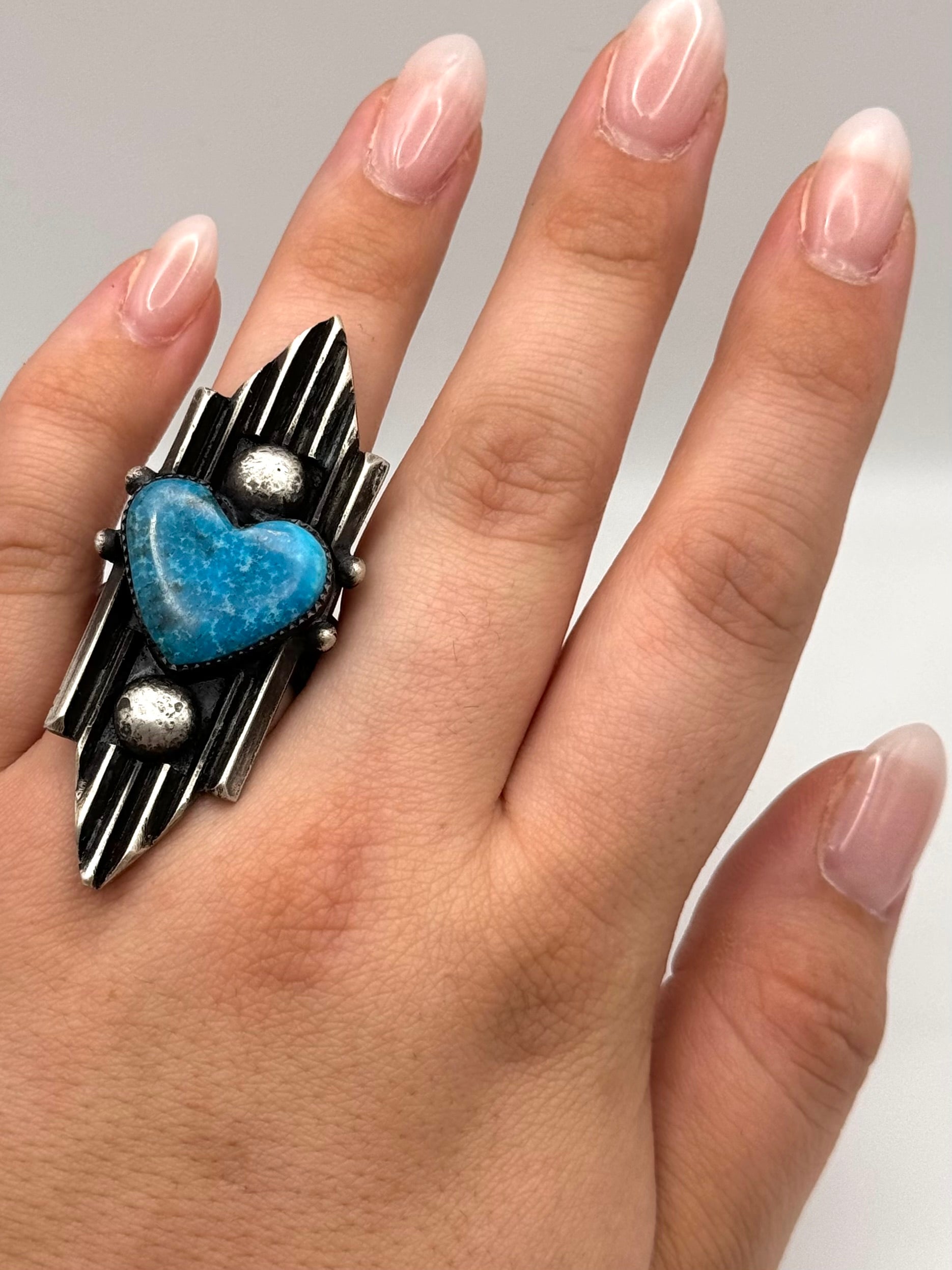 •HEART DECO• turquoise + silver ring (size 8.75)