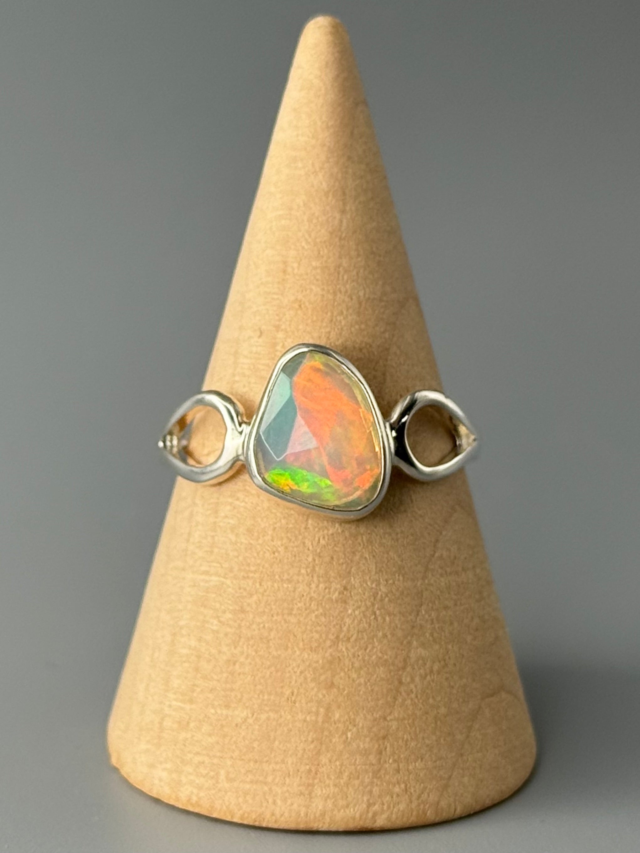 •FACETED ETHIOPIAN OPAL - DROPLETS• silver ring (size 10)
