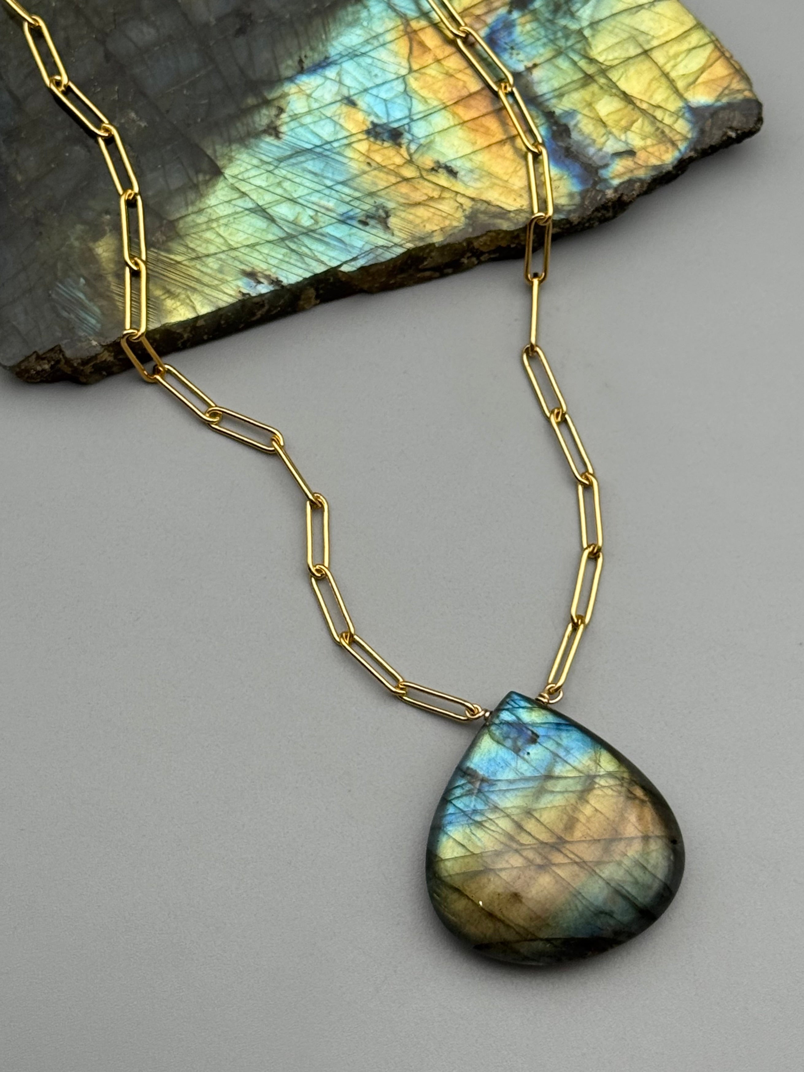 •AEON• labradorite + gold necklace (18"-20" long)