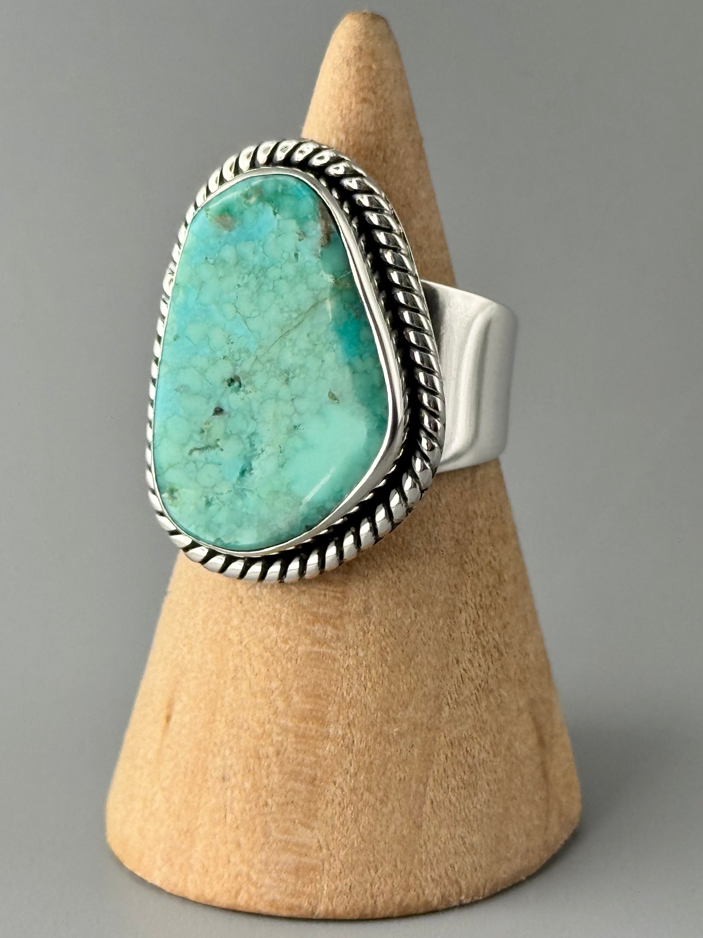 •ARIZONA TURQUOISE - FREEFORM• tapered band silver ring (size 7)