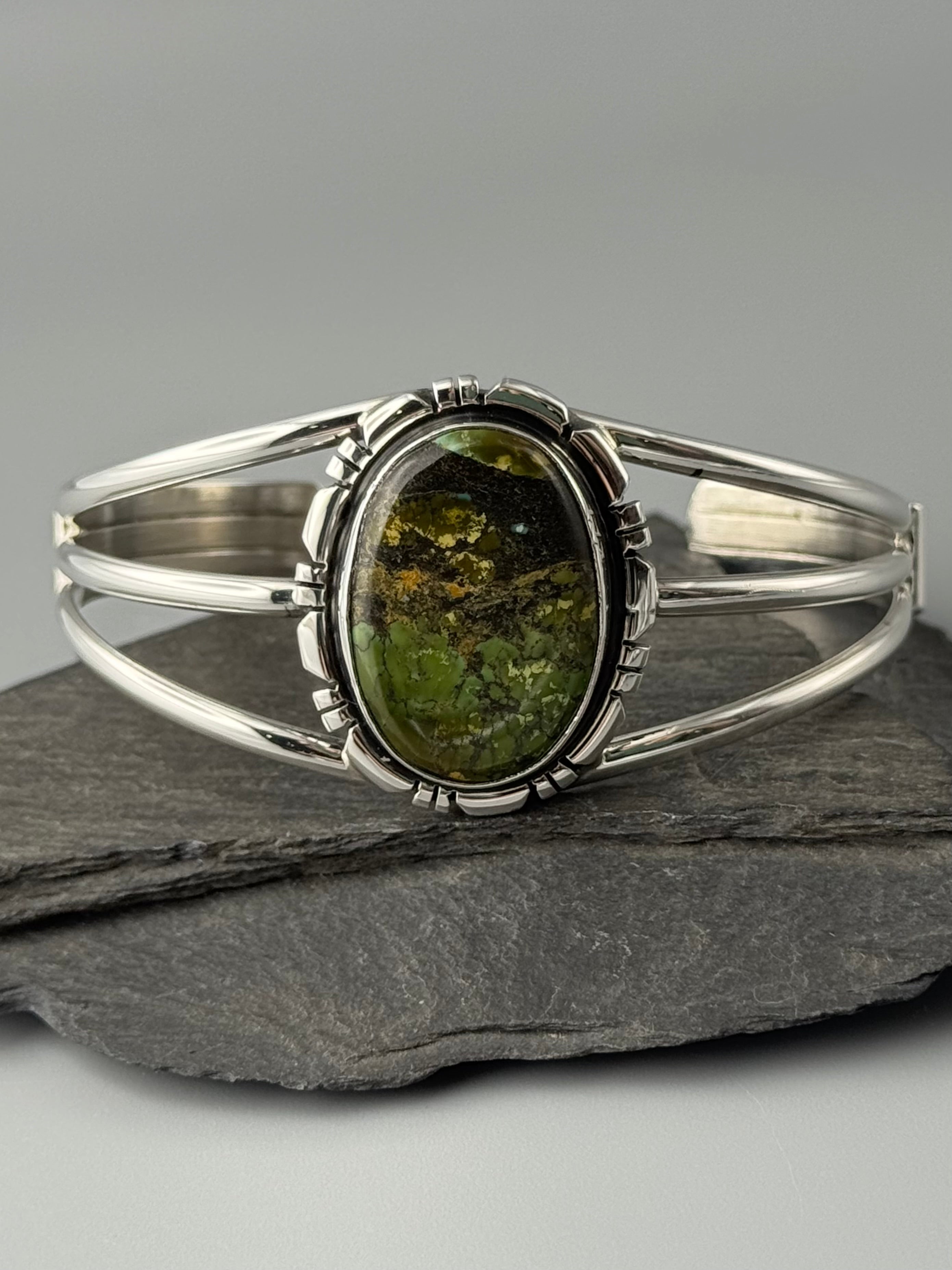 •BLACKJACK TURQUOISE - MOUNTAIN FEATHERS - 1• Navajo sterling silver cuff bracelet (6.75" +/-)