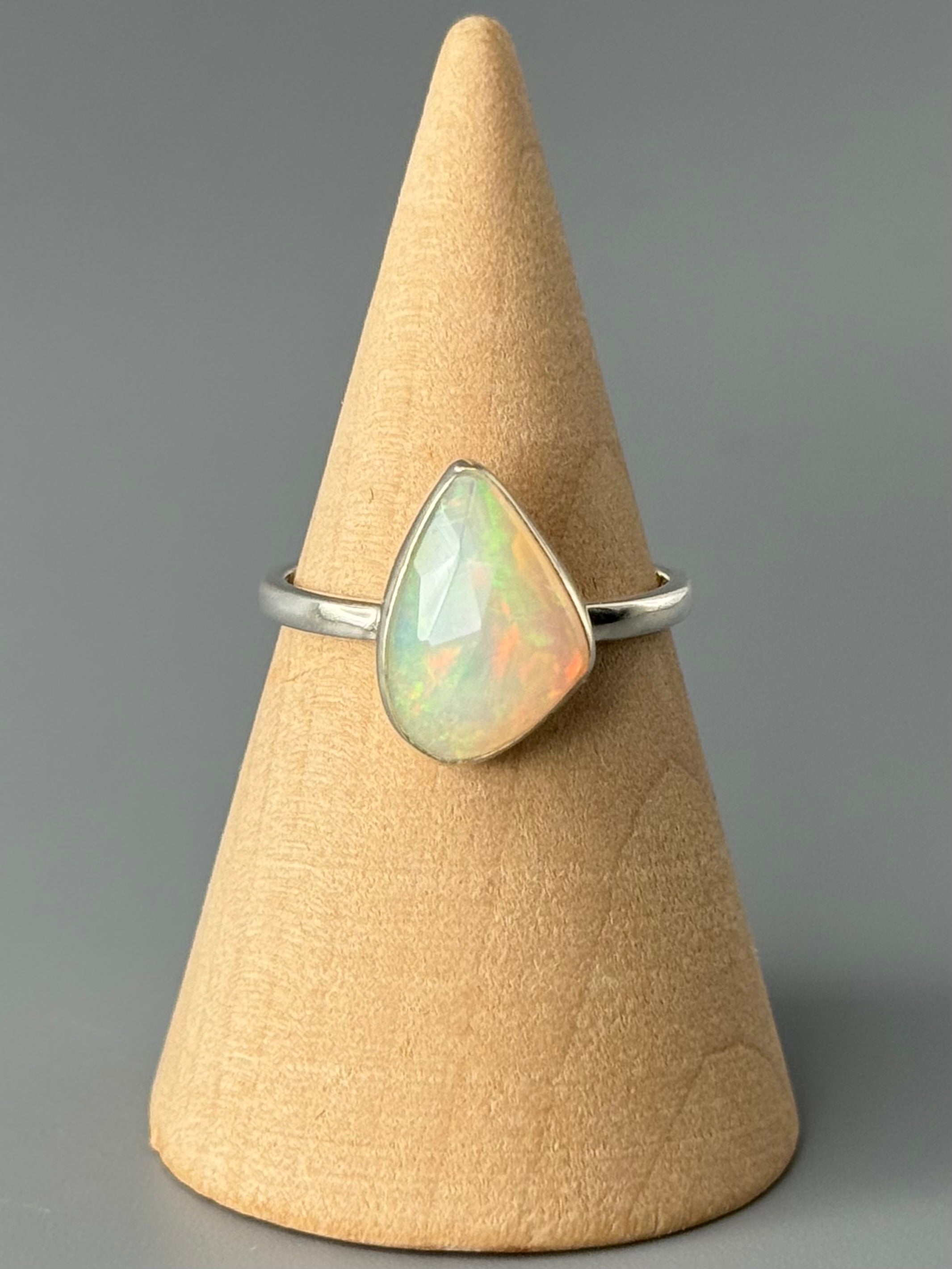 •FACETED ETHIOPIAN OPAL - STACKABLE FREEFORM• silver ring (size 7)