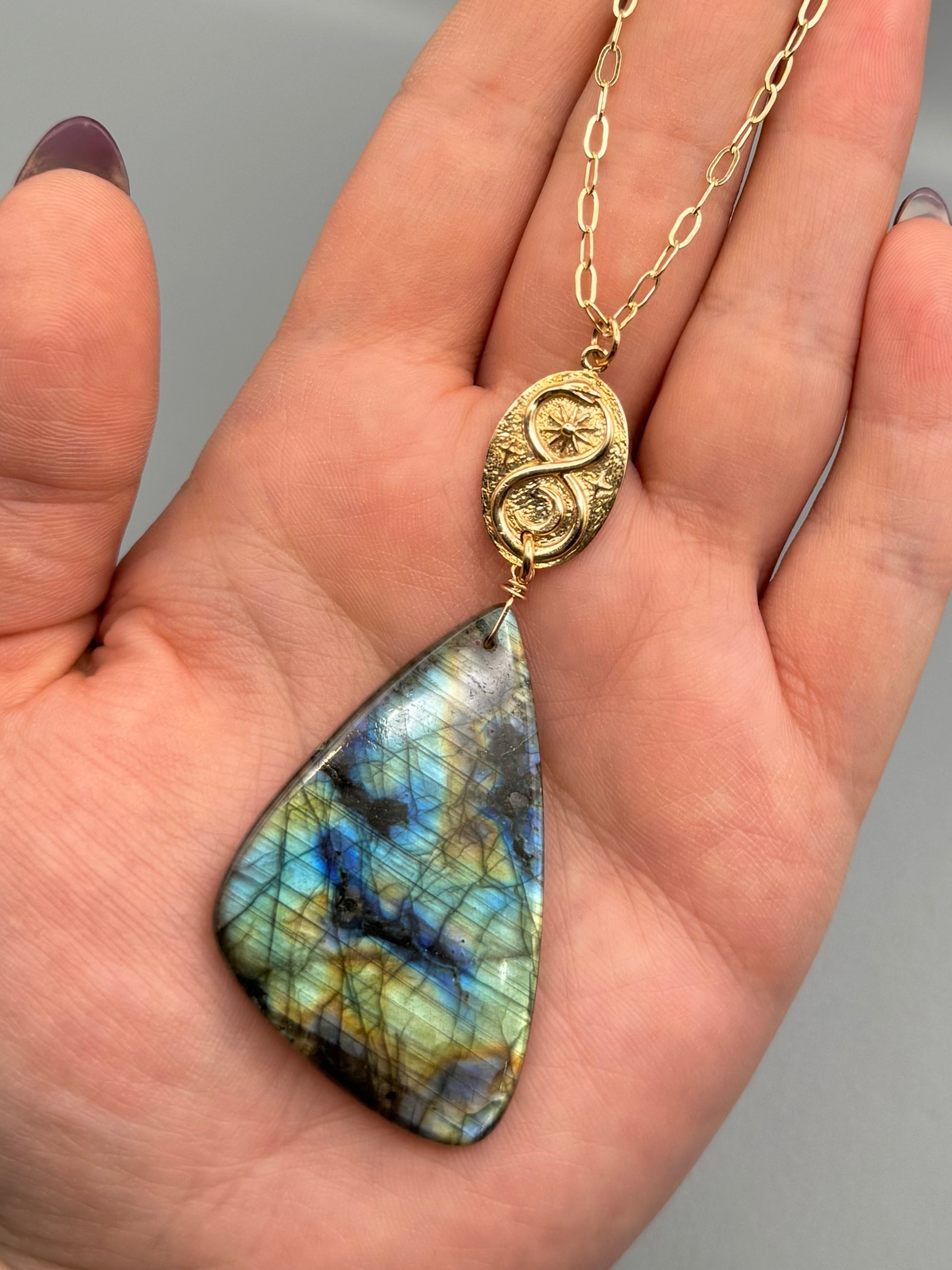 •NĀGA• labradorite + gold necklace (17"-19" long)