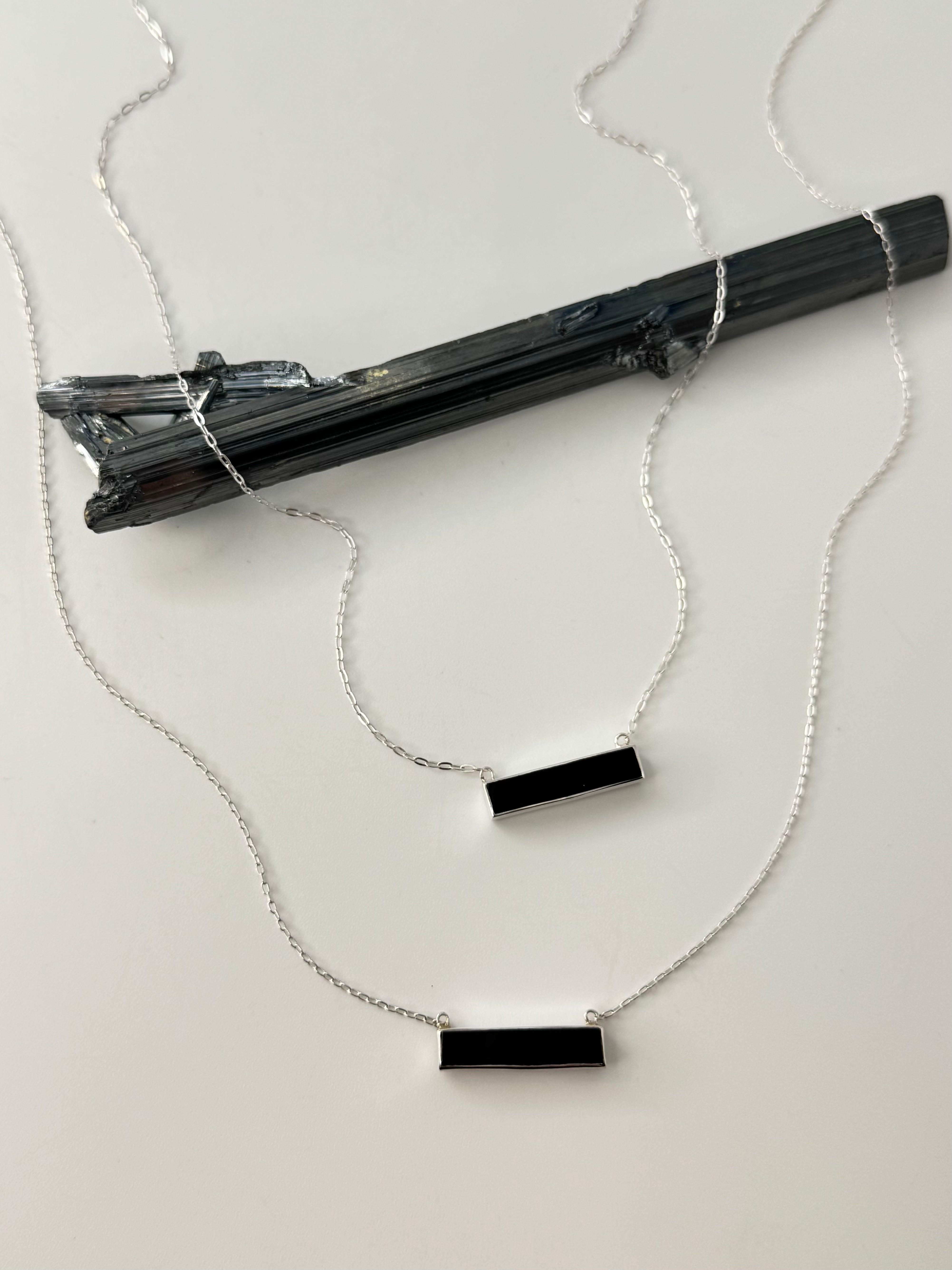 •PETITE BAR• black onyx + silver necklace (16"-18" long)