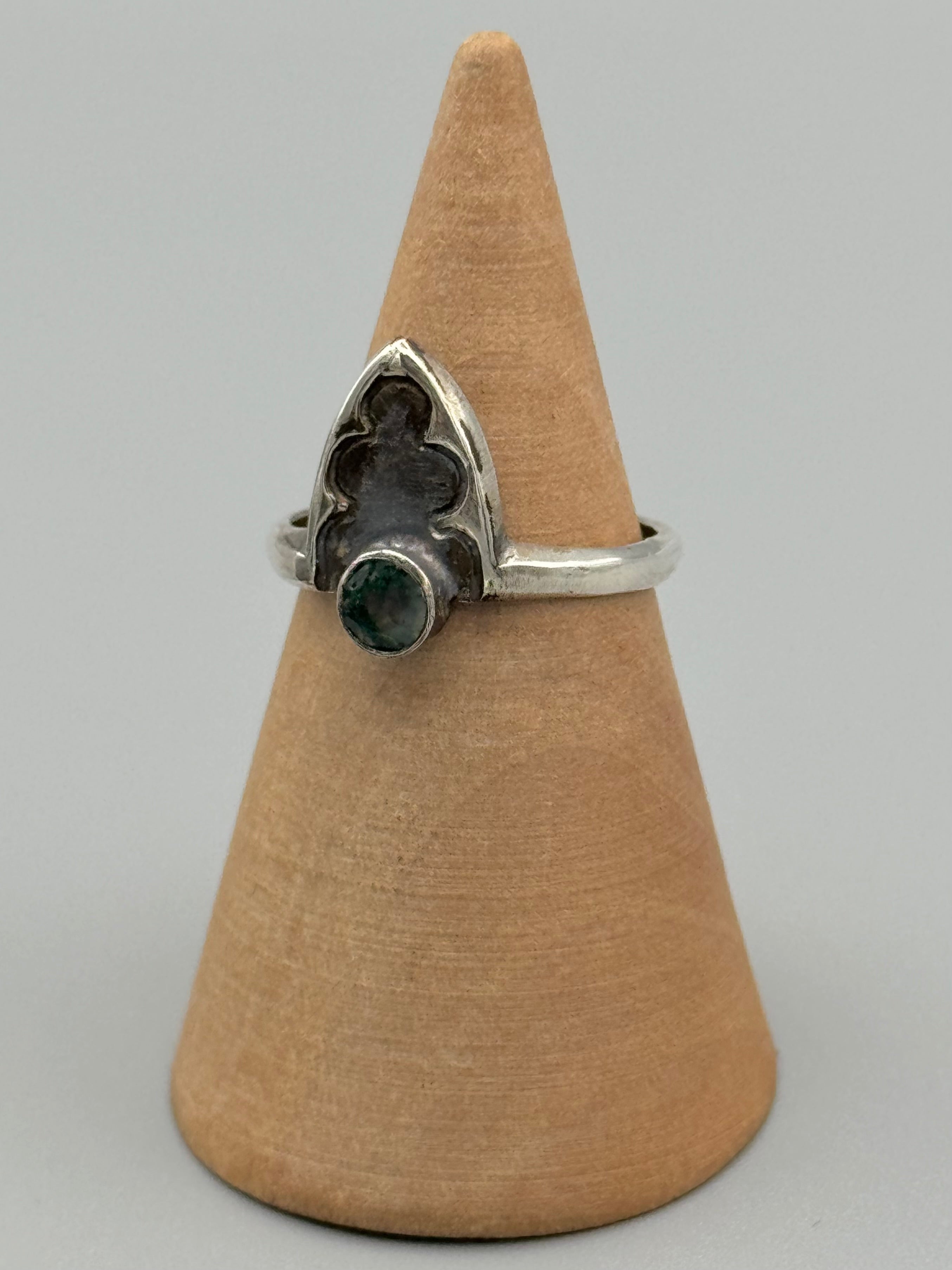 •LIL' GOTHIC ARCH• moss agate + silver ring (size 6.5)