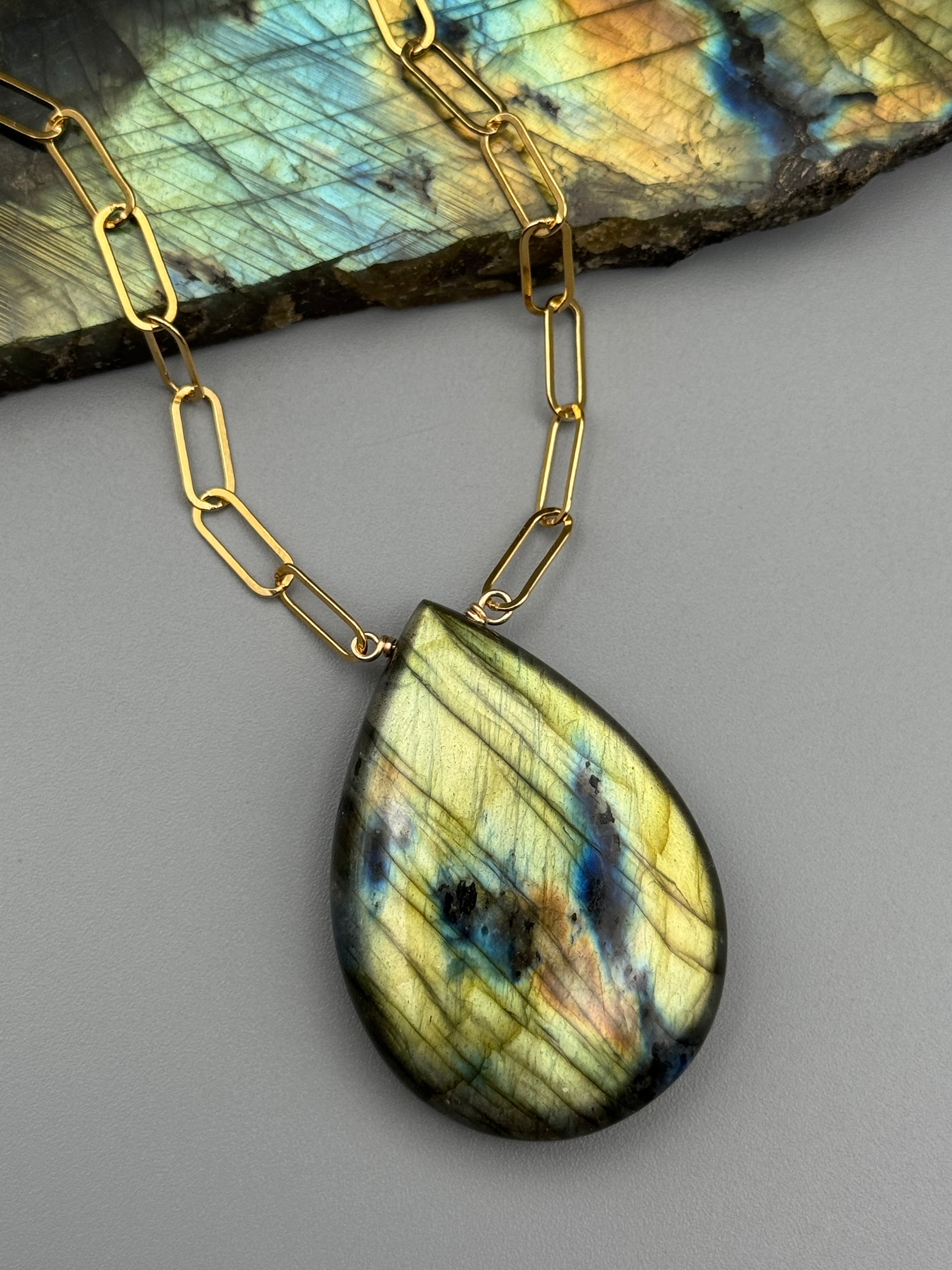 •AEON• labradorite tear + gold necklace (18"-20" long)