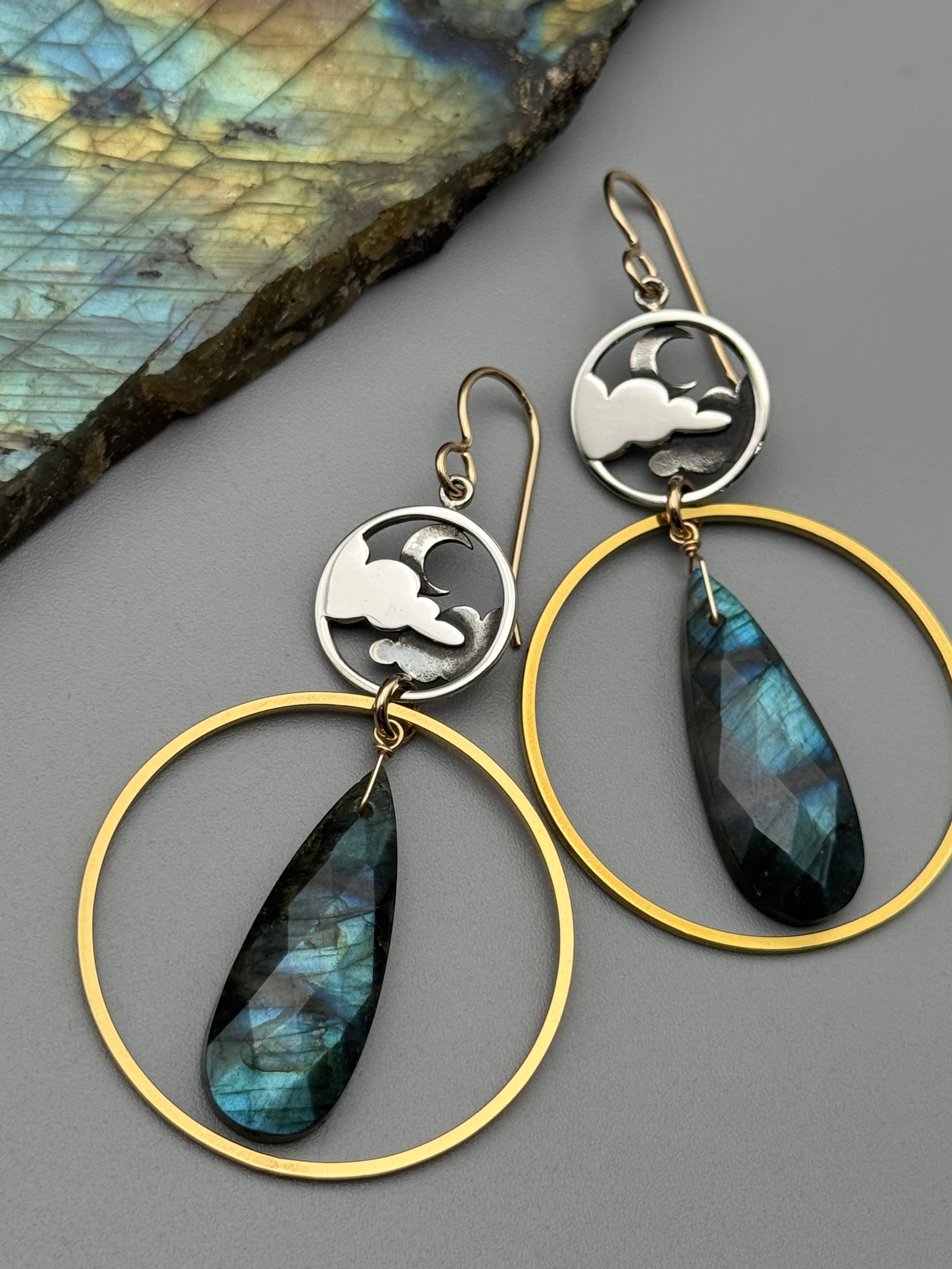 •BUENAS NOCHES• labradorite + mixed metal earrings