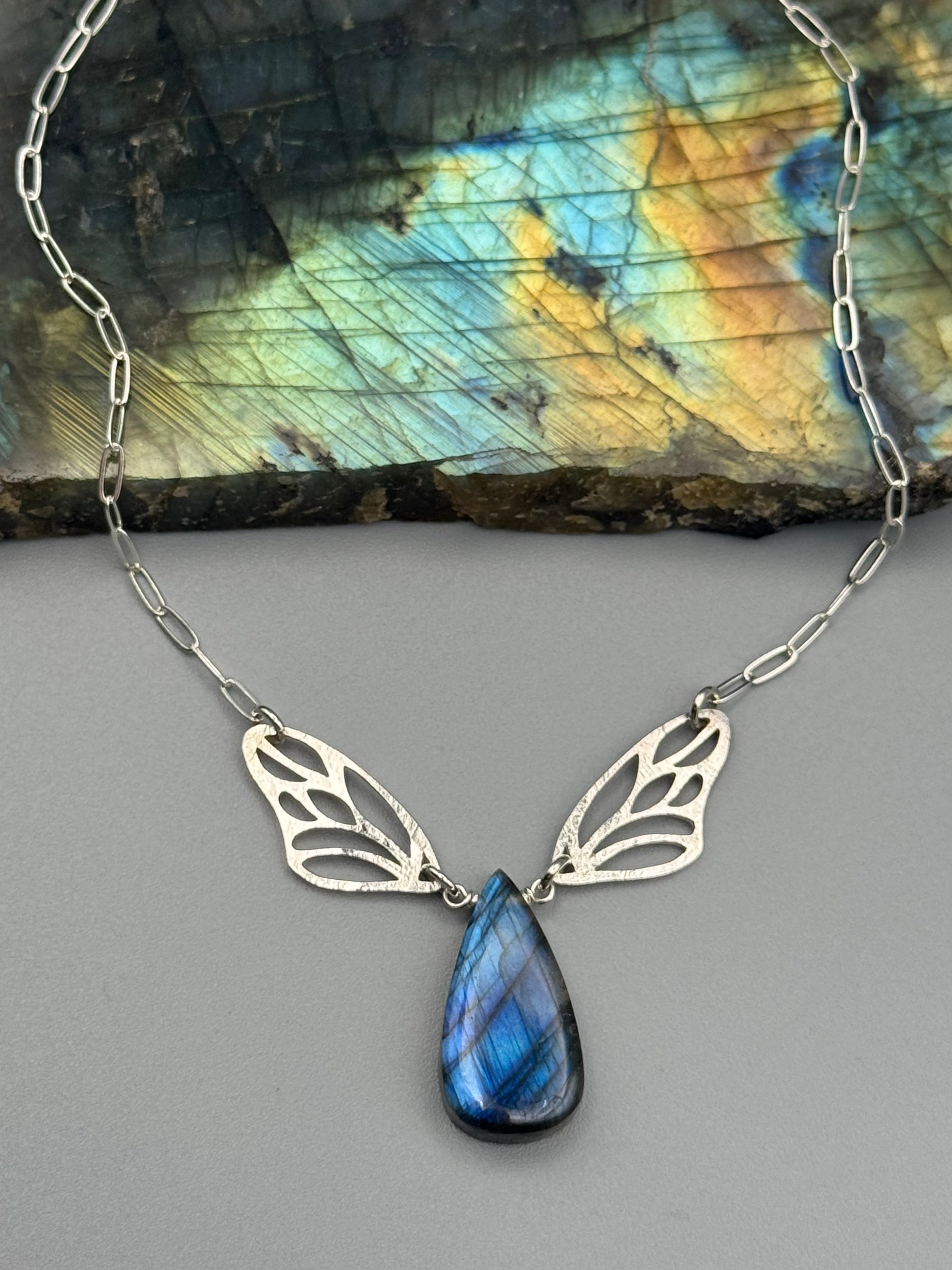 •METAMORPH• labradorite + silver necklace (16"-18" long)