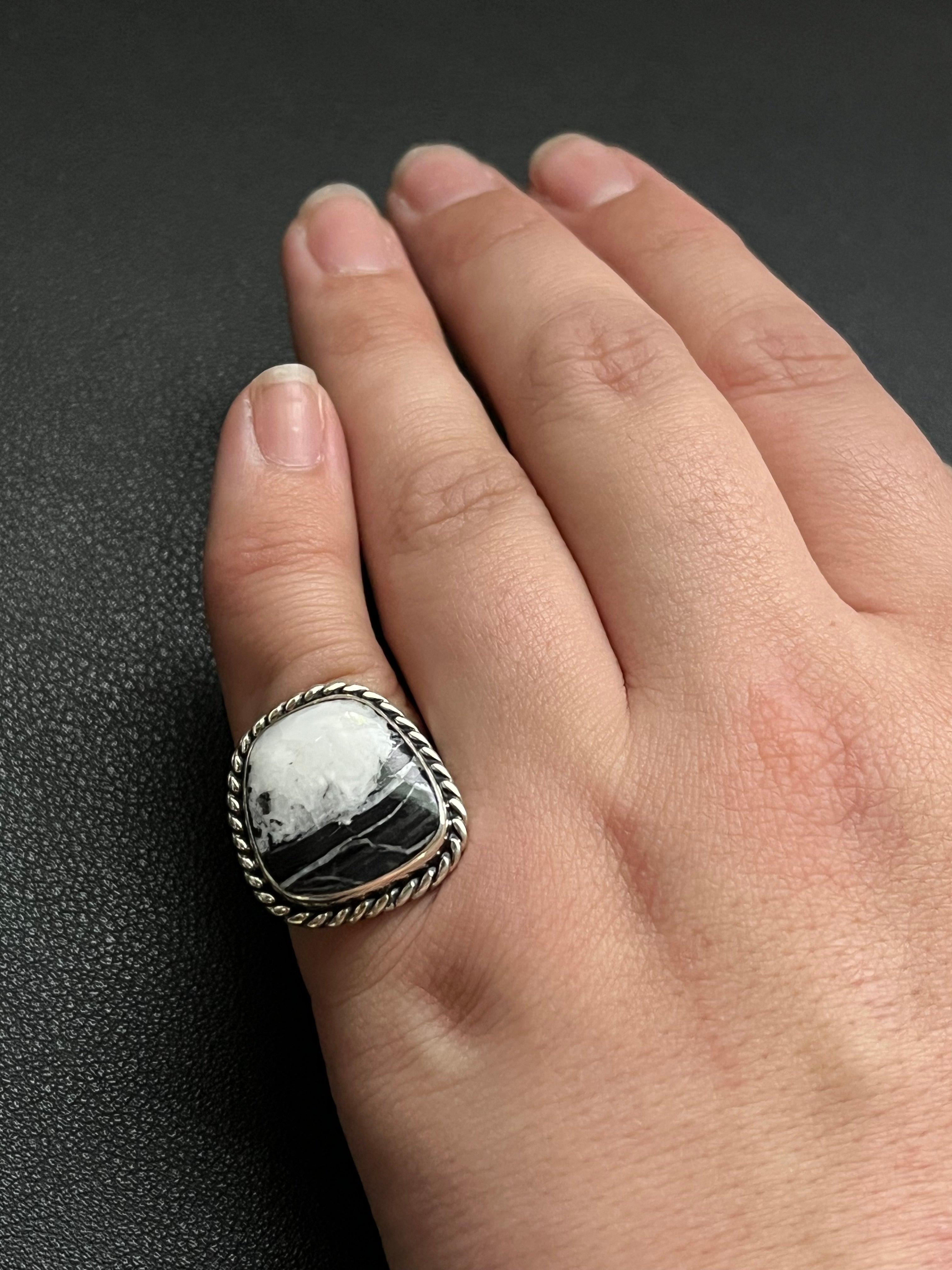 •WHITE BUFFALO TURQUOISE• Navajo silver ring - size 7.25