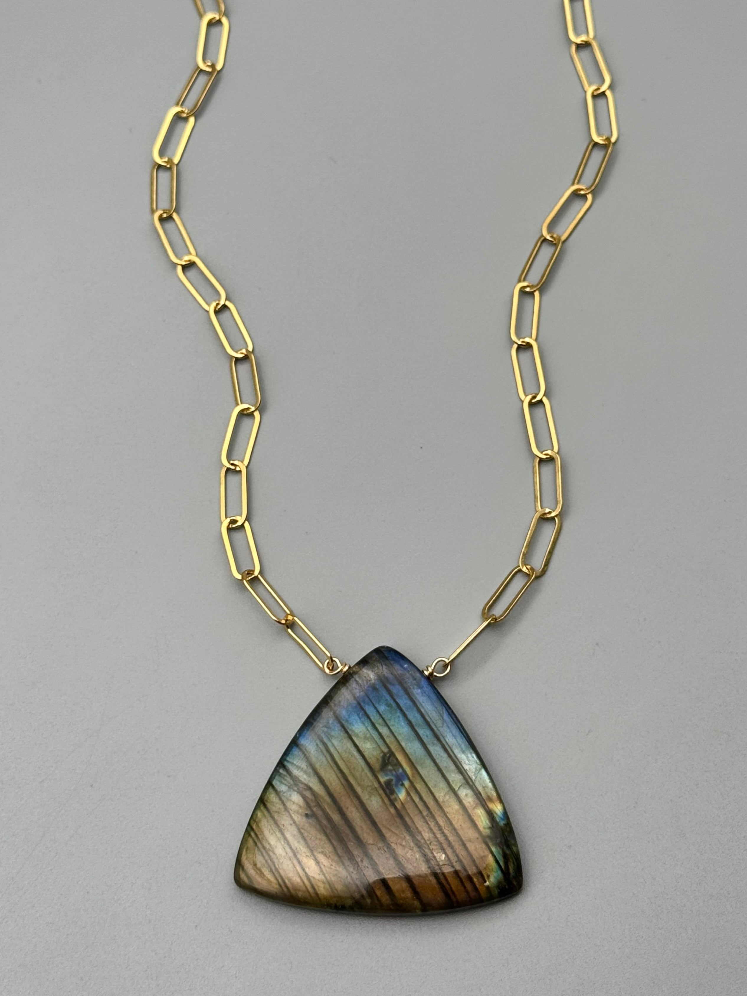 •AEON• labradorite + gold necklace (18"-20" long)