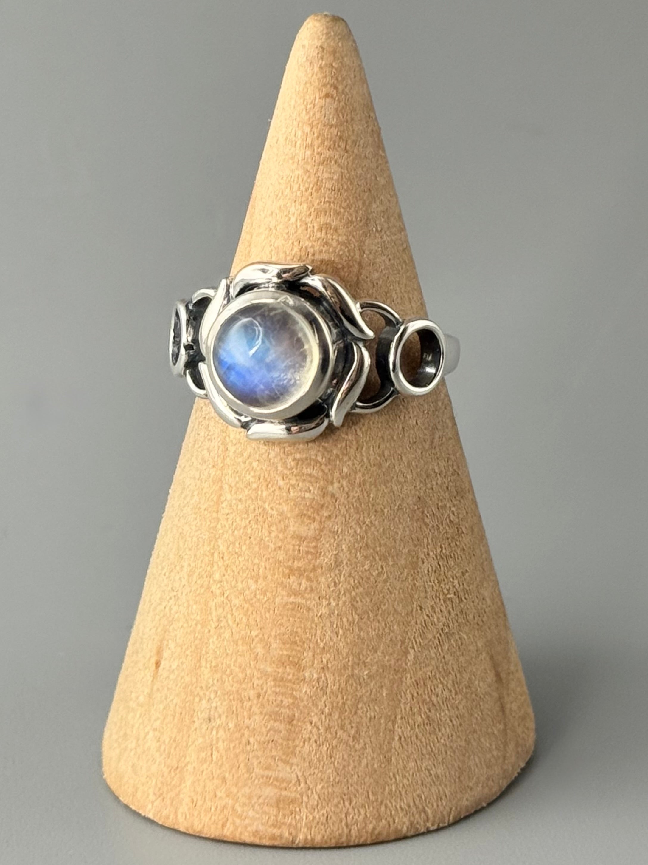 •RAINBOW MOONSTONE - ROSE• sterling silver ring (various sizes)