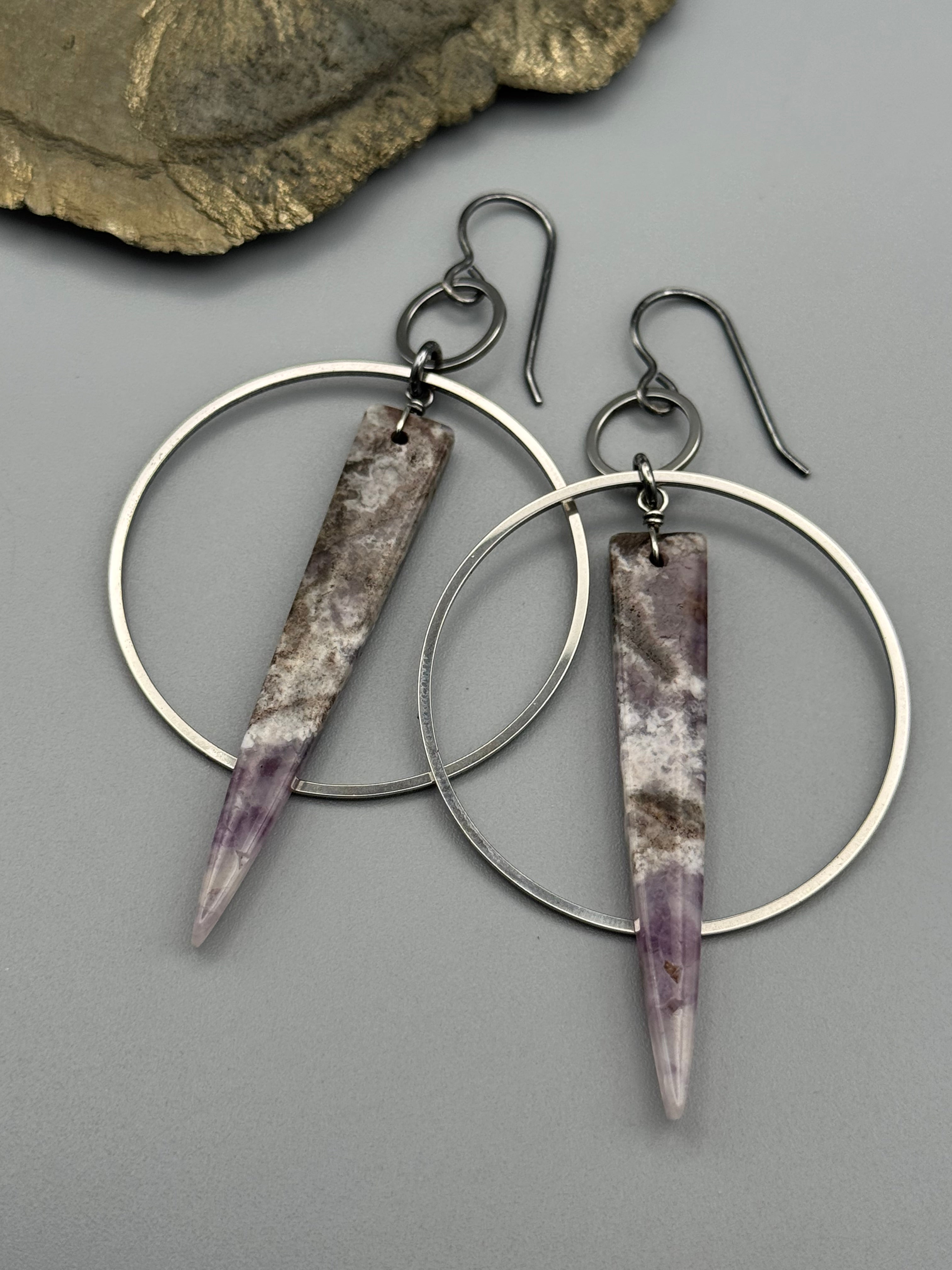 •EQUA-ORBIT• chevron amethyst fang + silver earrings