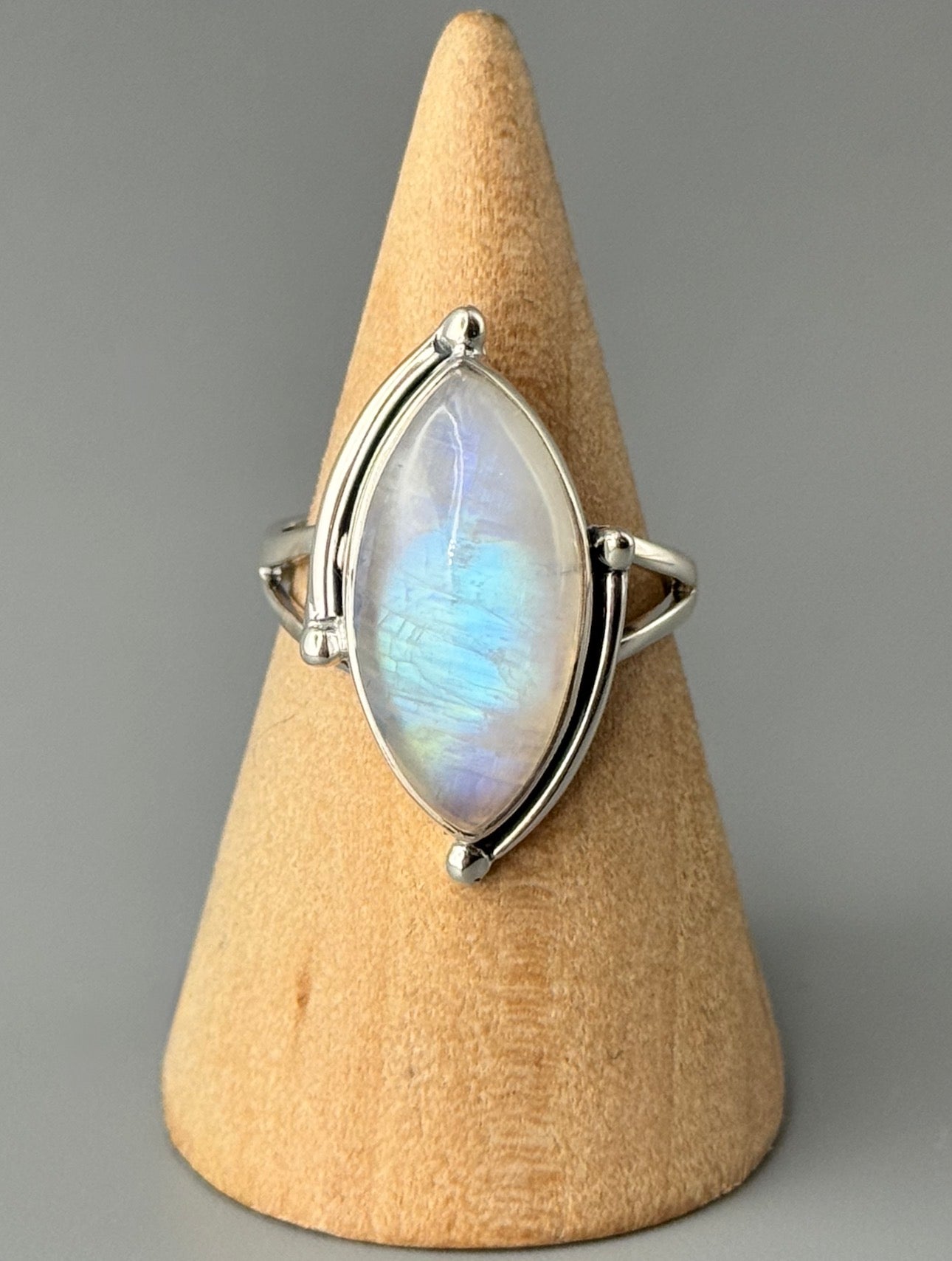 •RAINBOW MOONSTONE - BARBELLS• split band silver ring (size 8)
