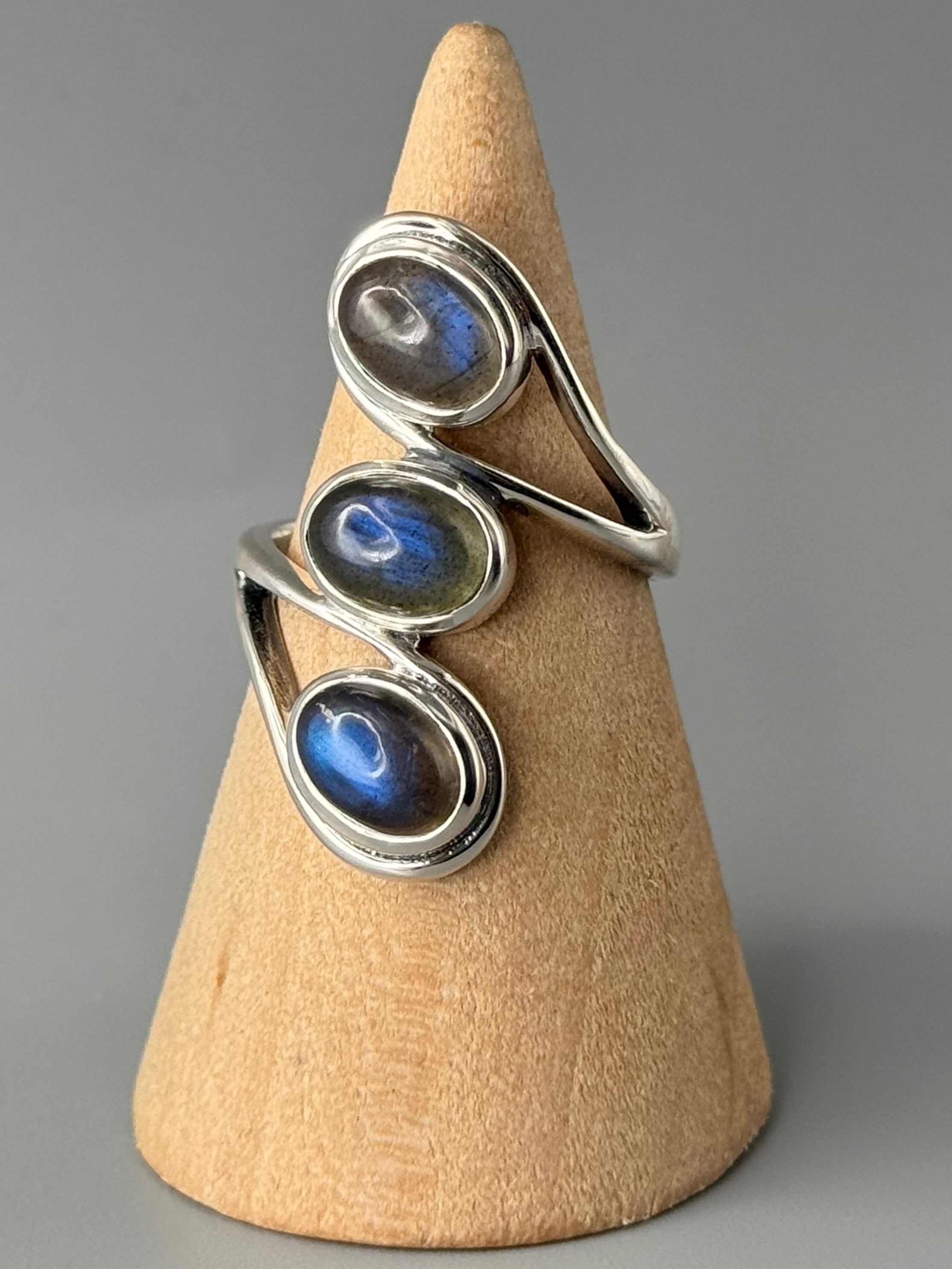 •LABRADORITE - ROPED IN• sterling silver ring (various sizes)