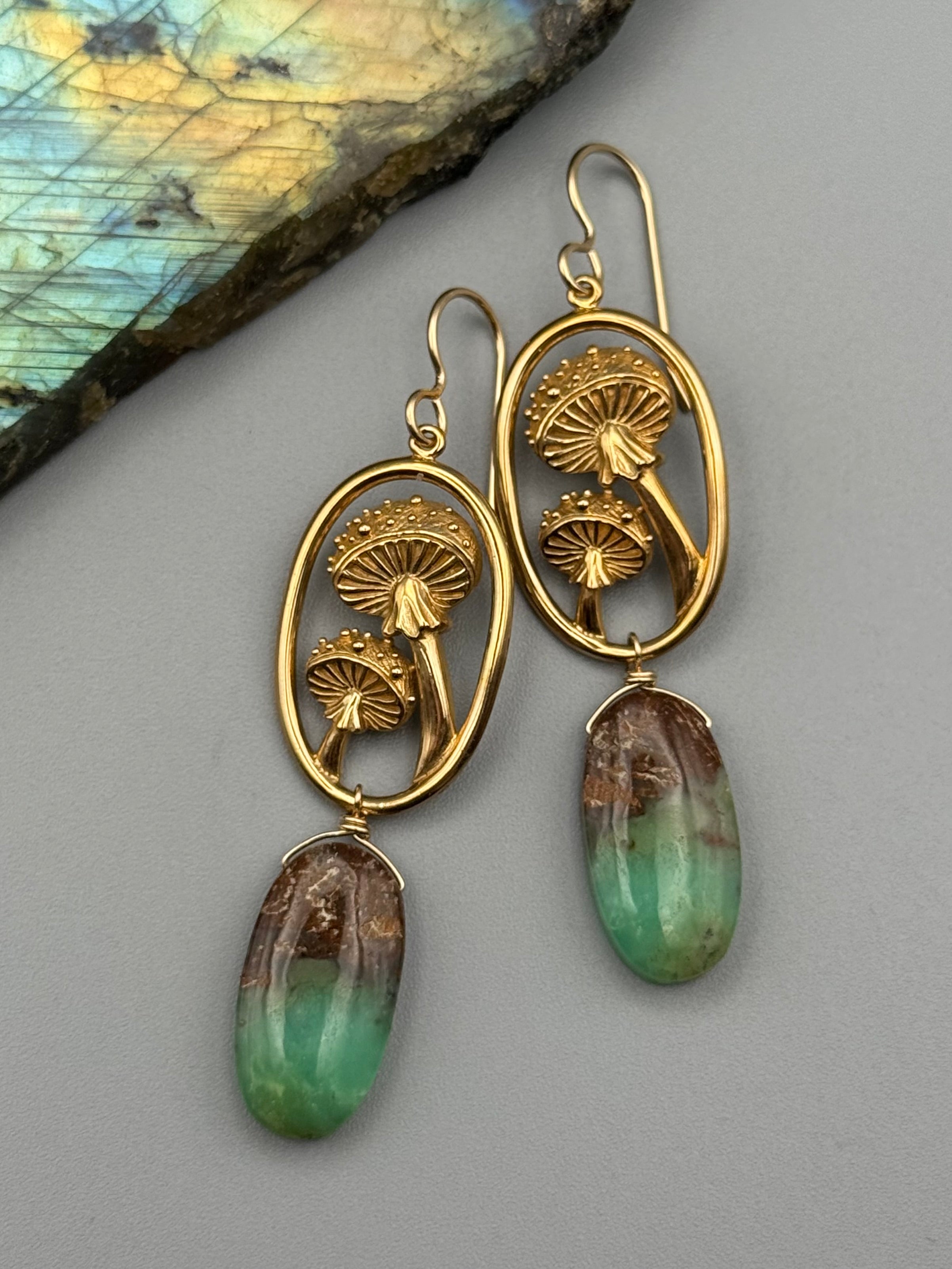 •UNDERSTORY• chrysoprase oval + gold earrings