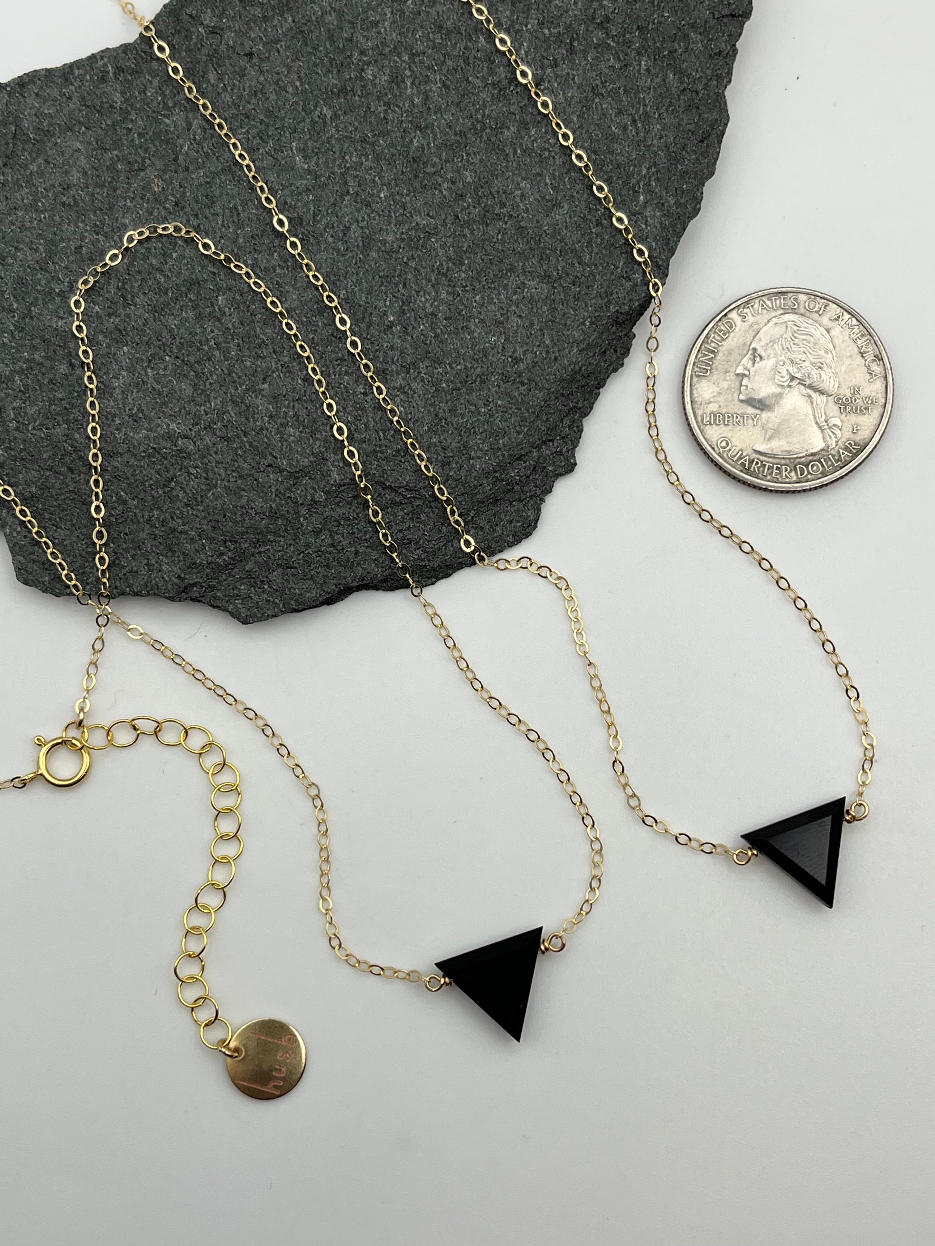 •STRAY• black spinel triangle + gold necklace