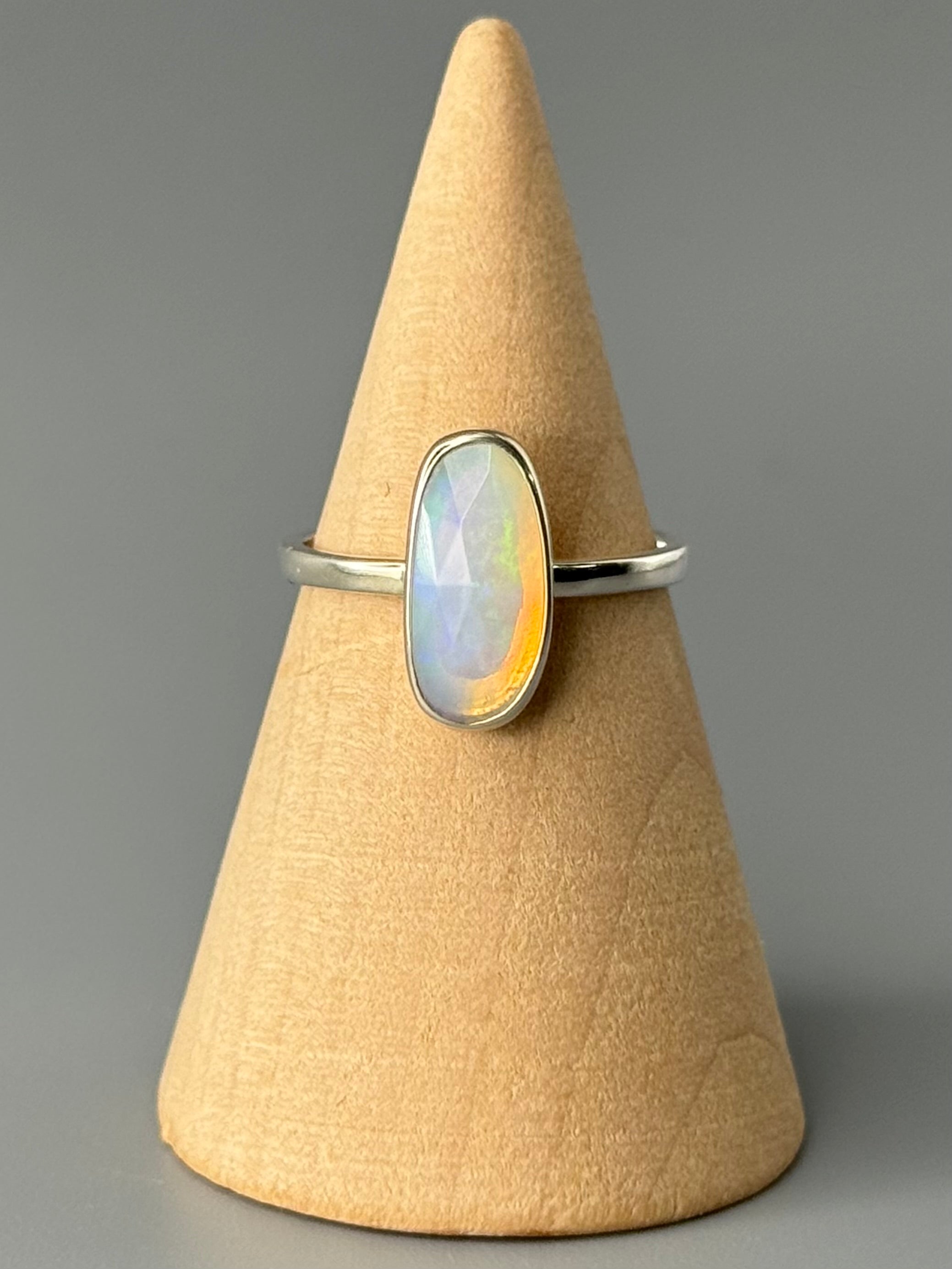 •FACETED ETHIOPIAN OPAL - STACKABLE OVAL• silver ring (size 6)