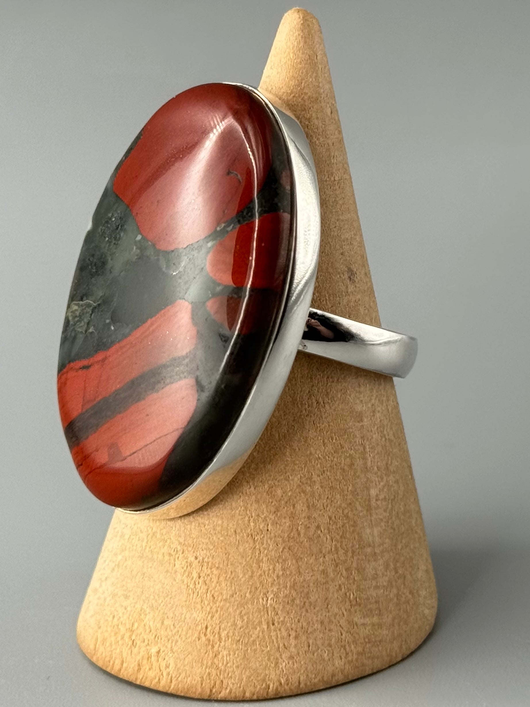 •AFRICAN BLOODSTONE - OVAL• sterling silver ring (size 9)