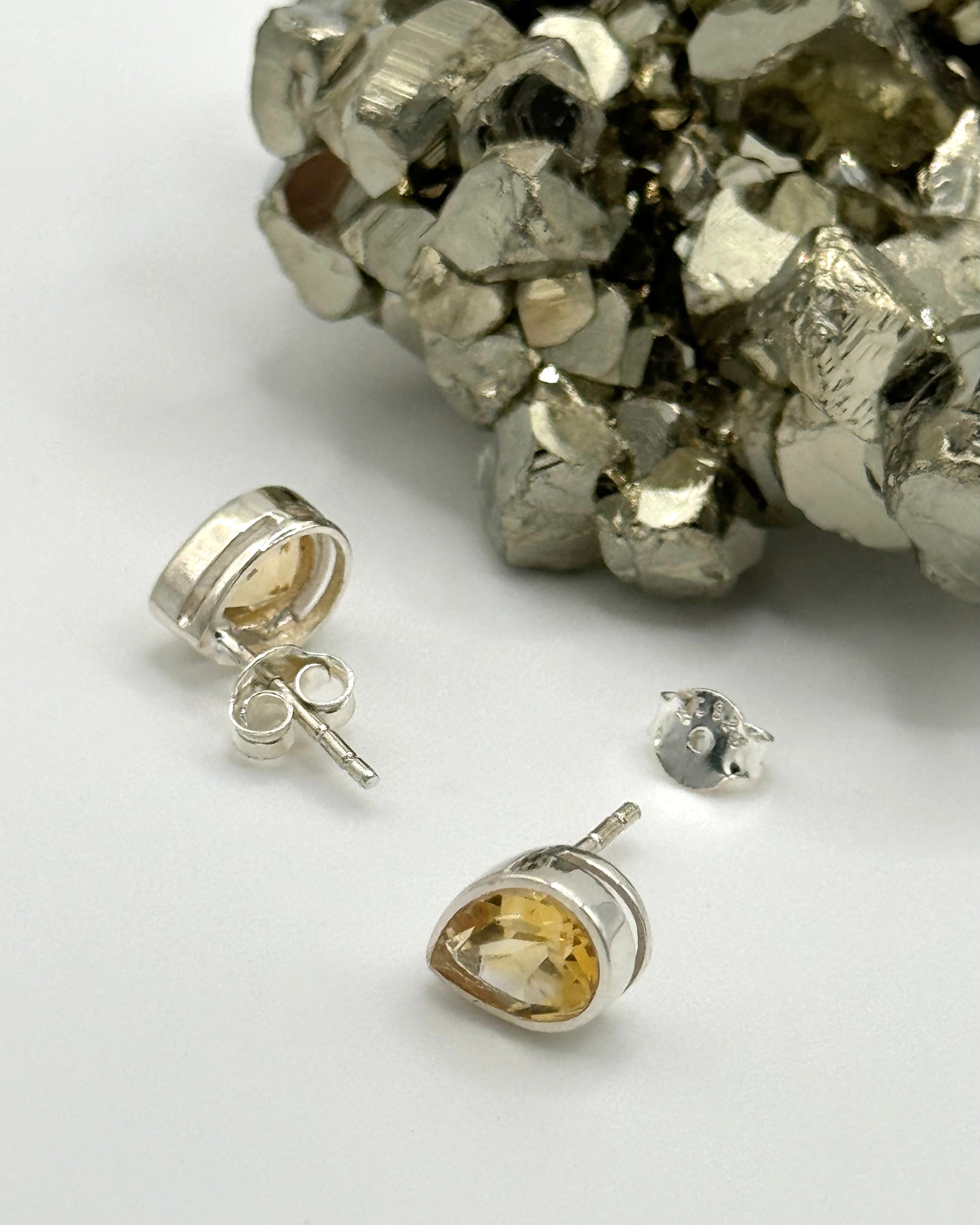 •FACETED CITRINE - LIL' TEARDROP• silver bezel set stud earrings