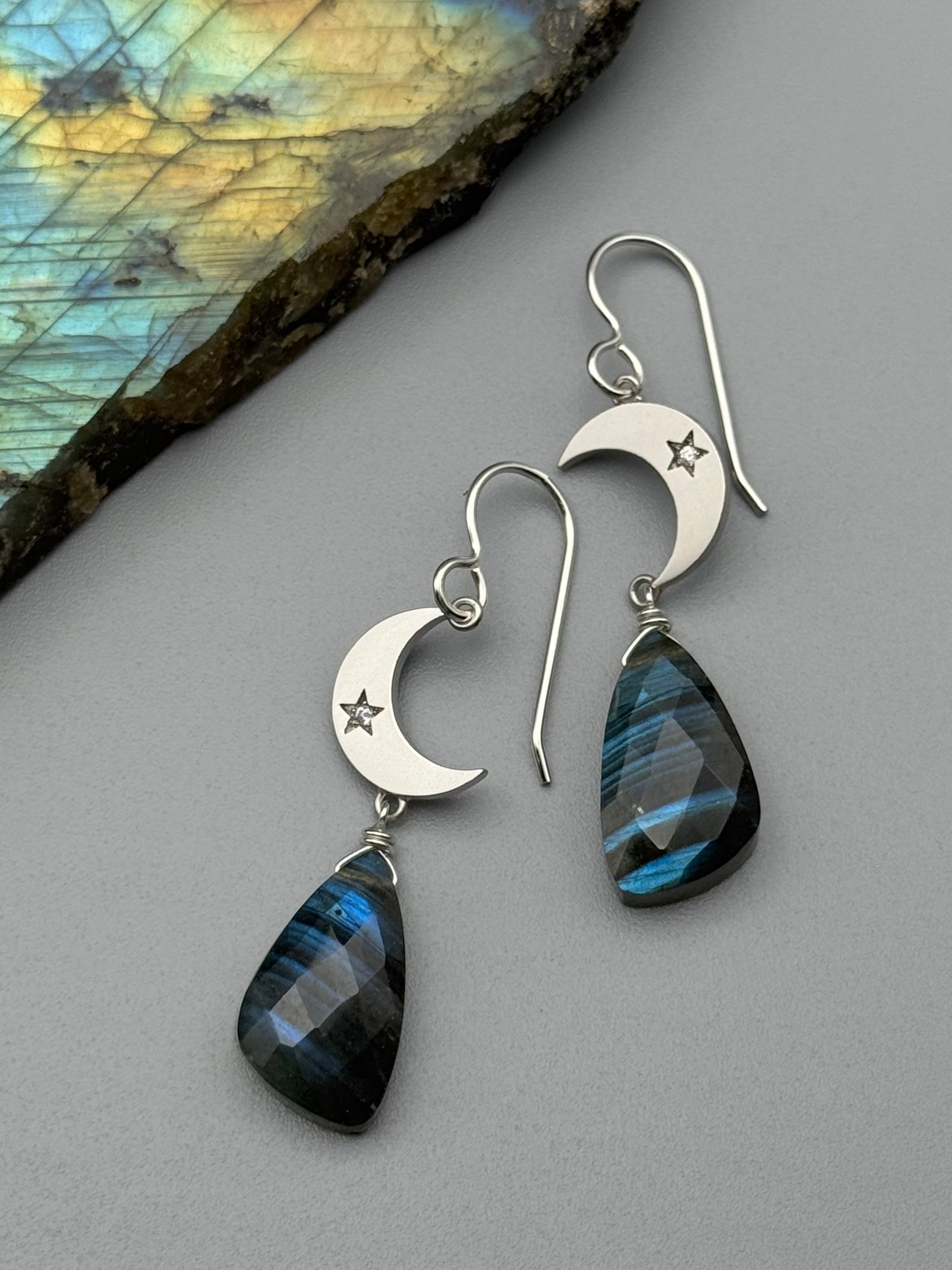 •CRYSTAL CRESCENT• labradorite + silver earrings