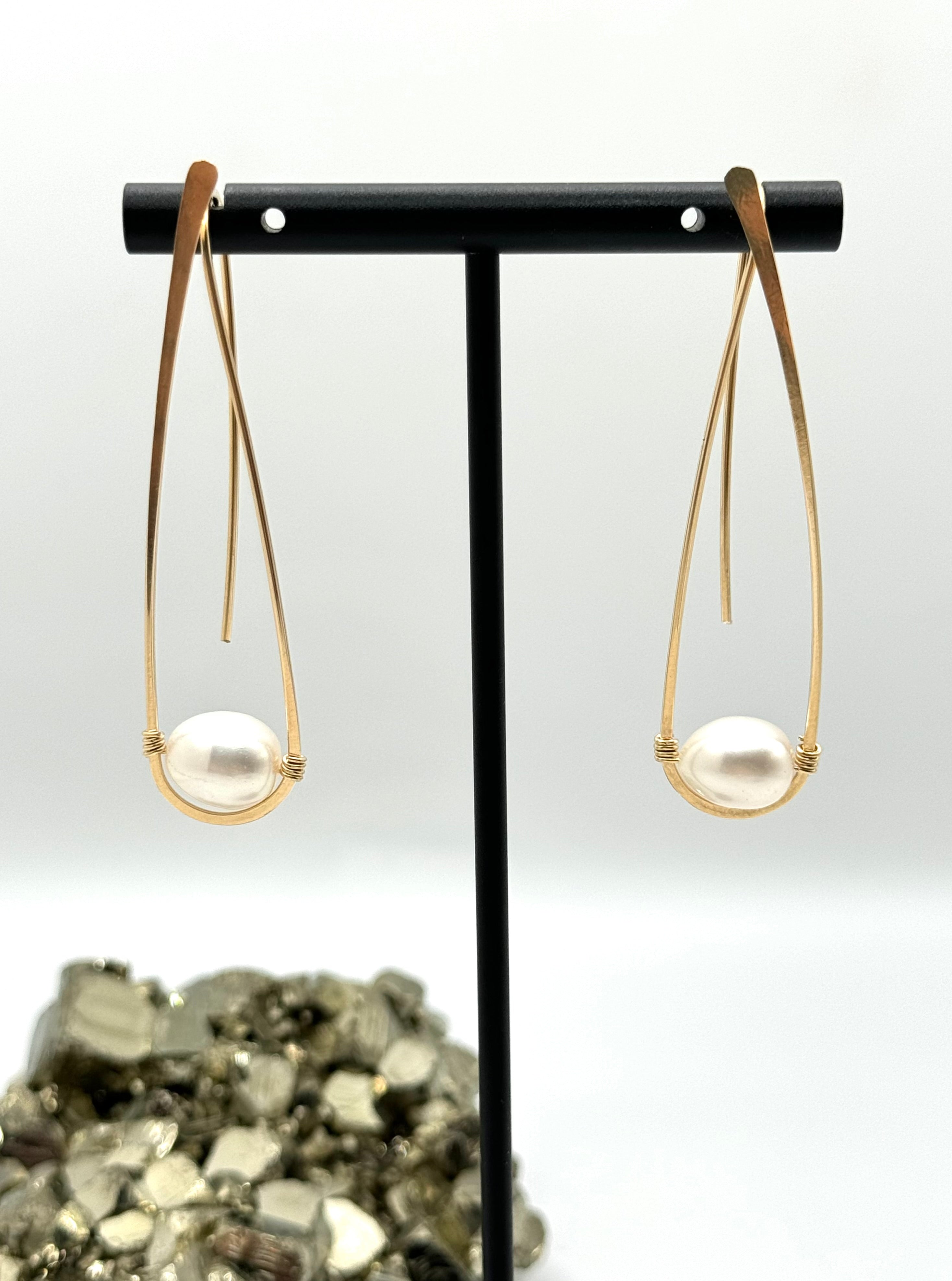 •DEEP DROP THREADER• pearl + gold earrings