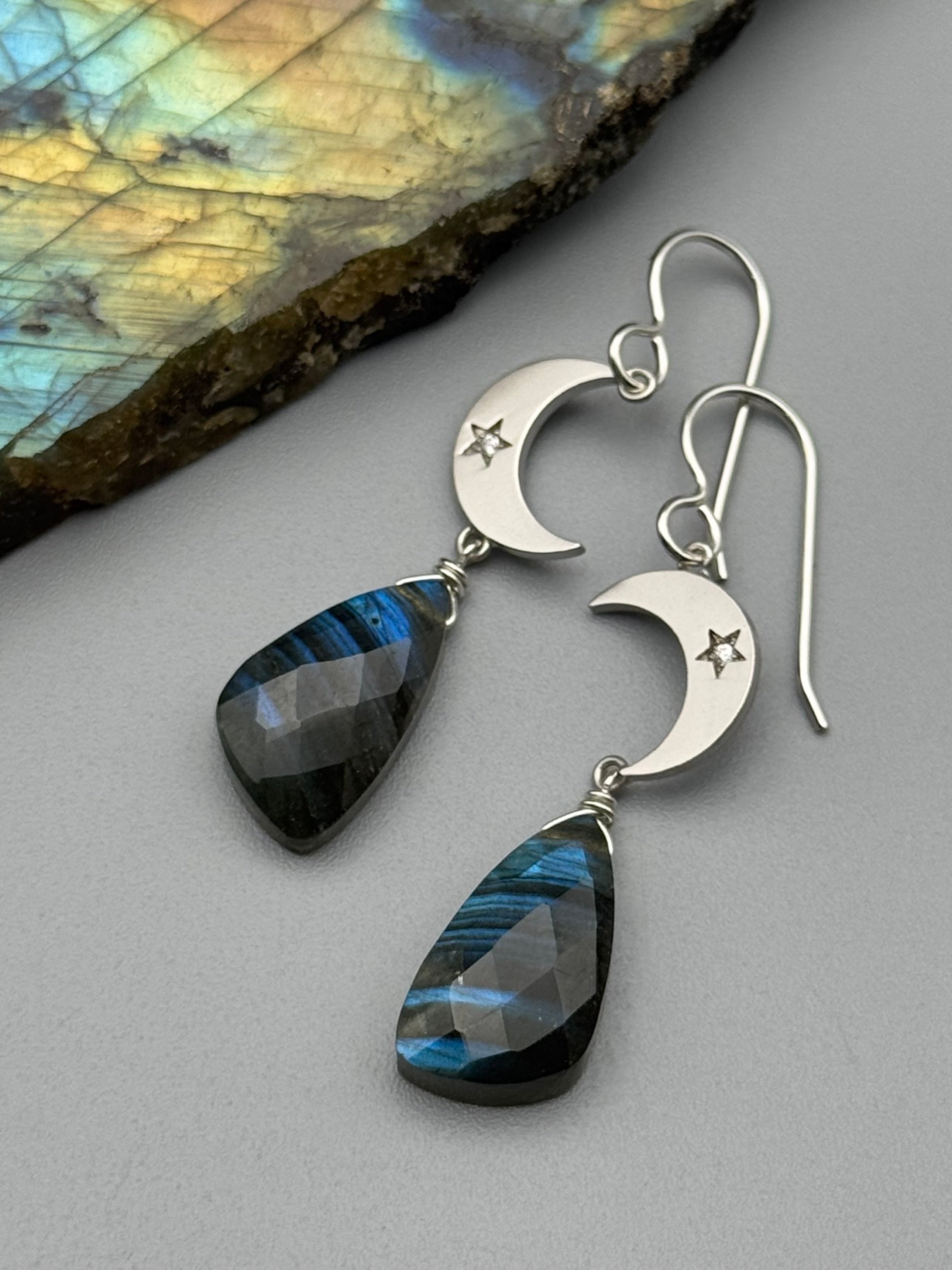 •CRYSTAL CRESCENT• labradorite + silver earrings
