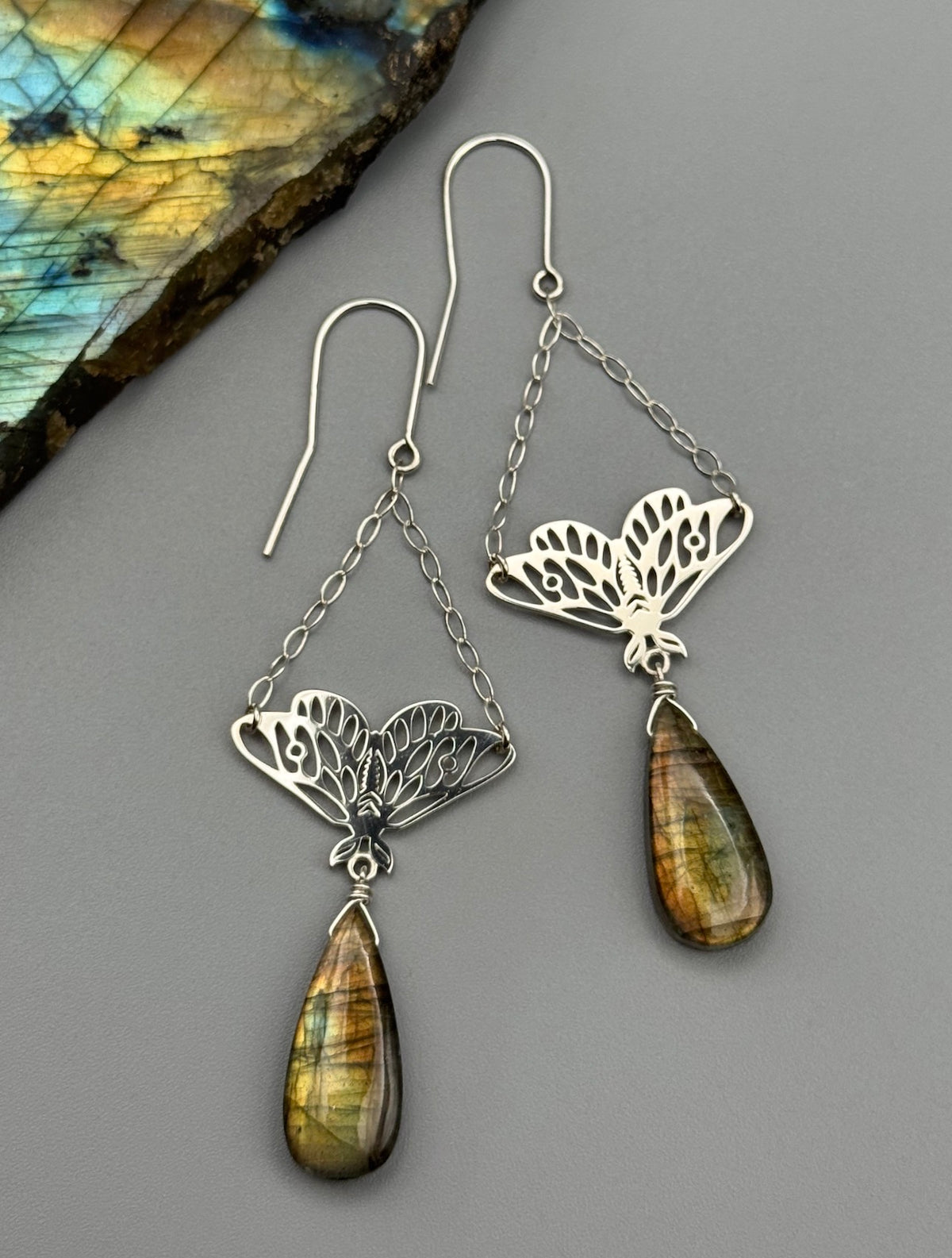 •GUIDE• golden labradorite tear + silver earrings