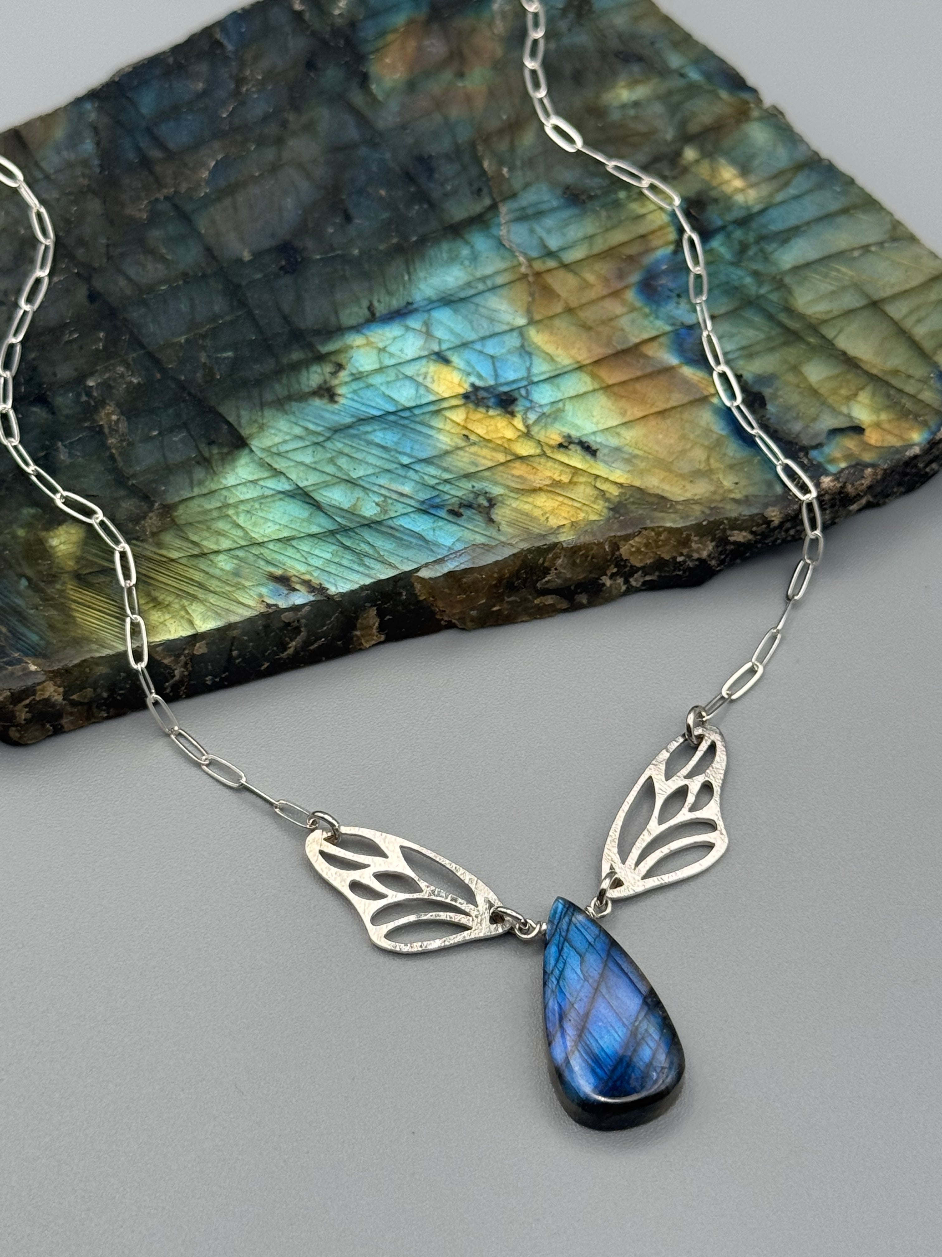•METAMORPH• labradorite + silver necklace (16"-18" long)
