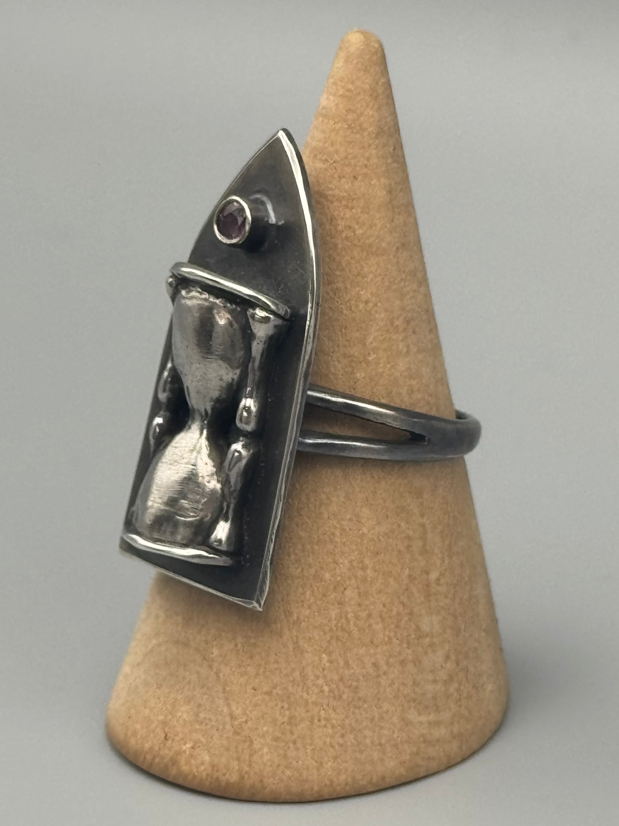 •HOURGLASS• pink sapphire + silver ring (size 8)