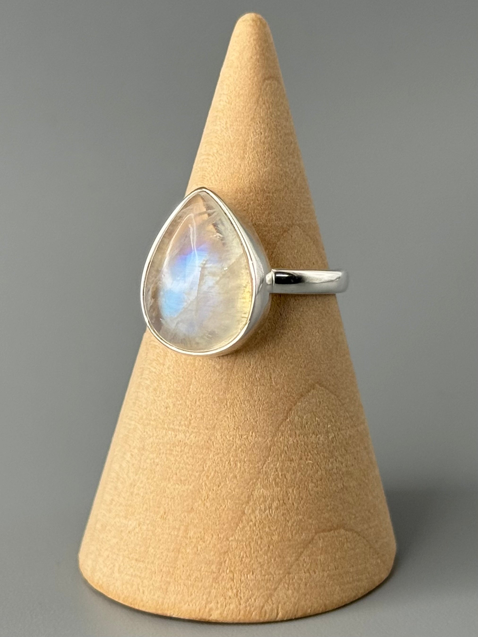 •RAINBOW MOONSTONE - SMALL TEAR - 2• simple bezel silver ring (size 6)