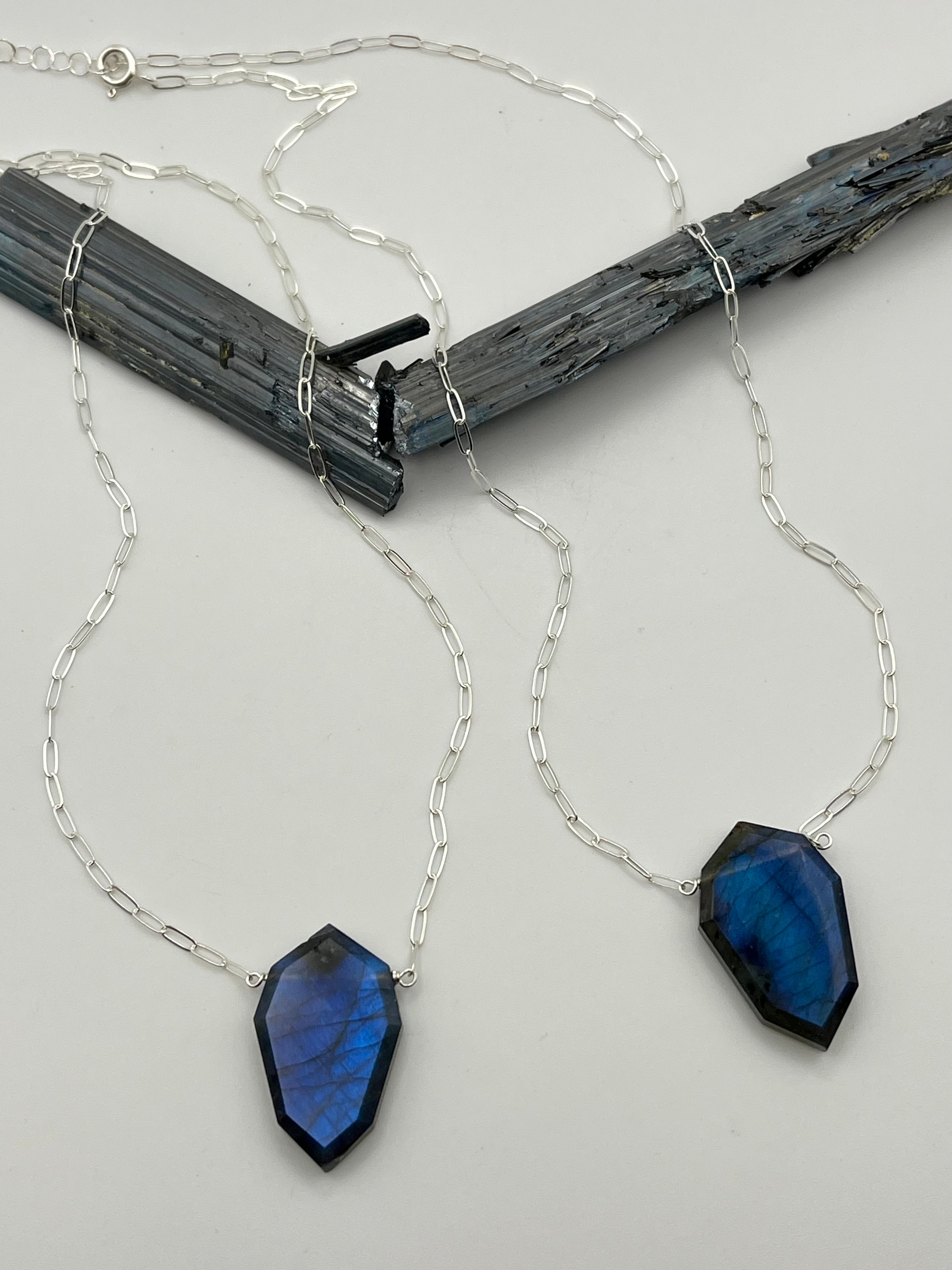 •AEON- PETAL• labradorite + silver necklace (various lengths)