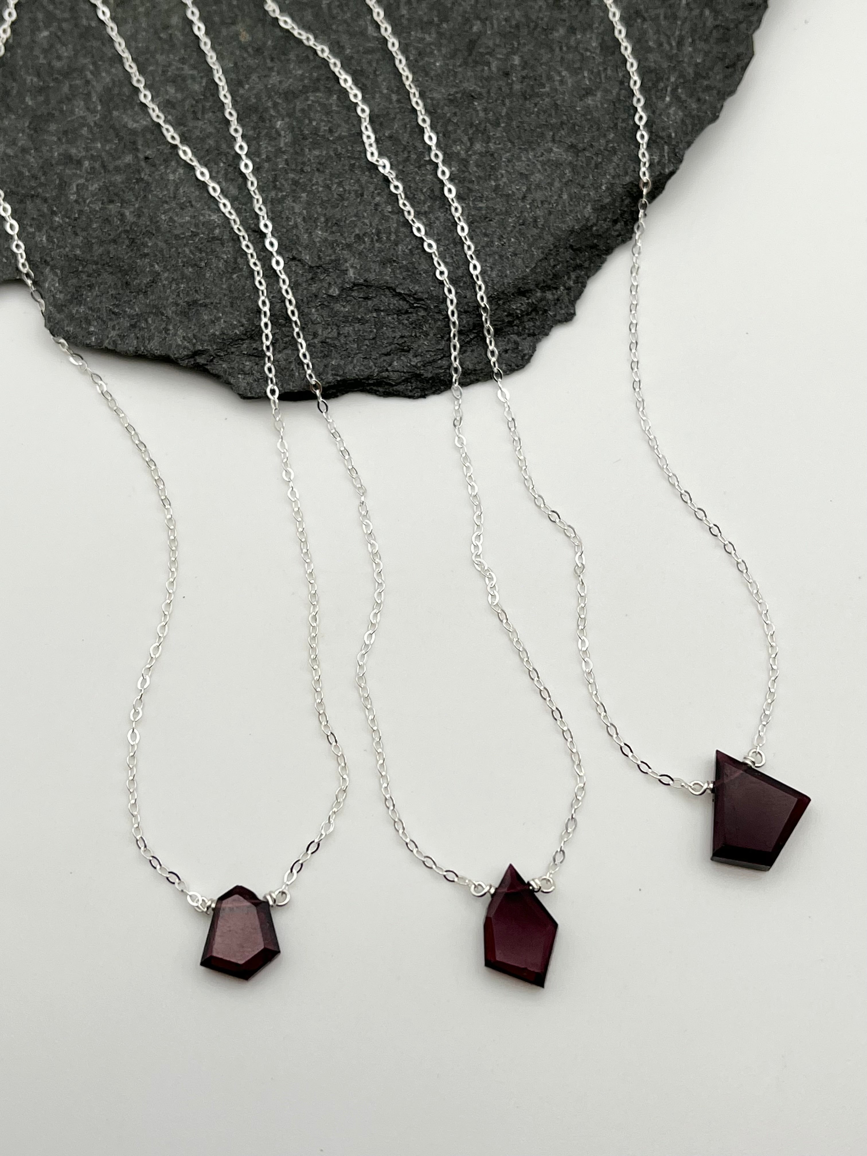 •STRAY• flat faceted garnet geo + silver necklace