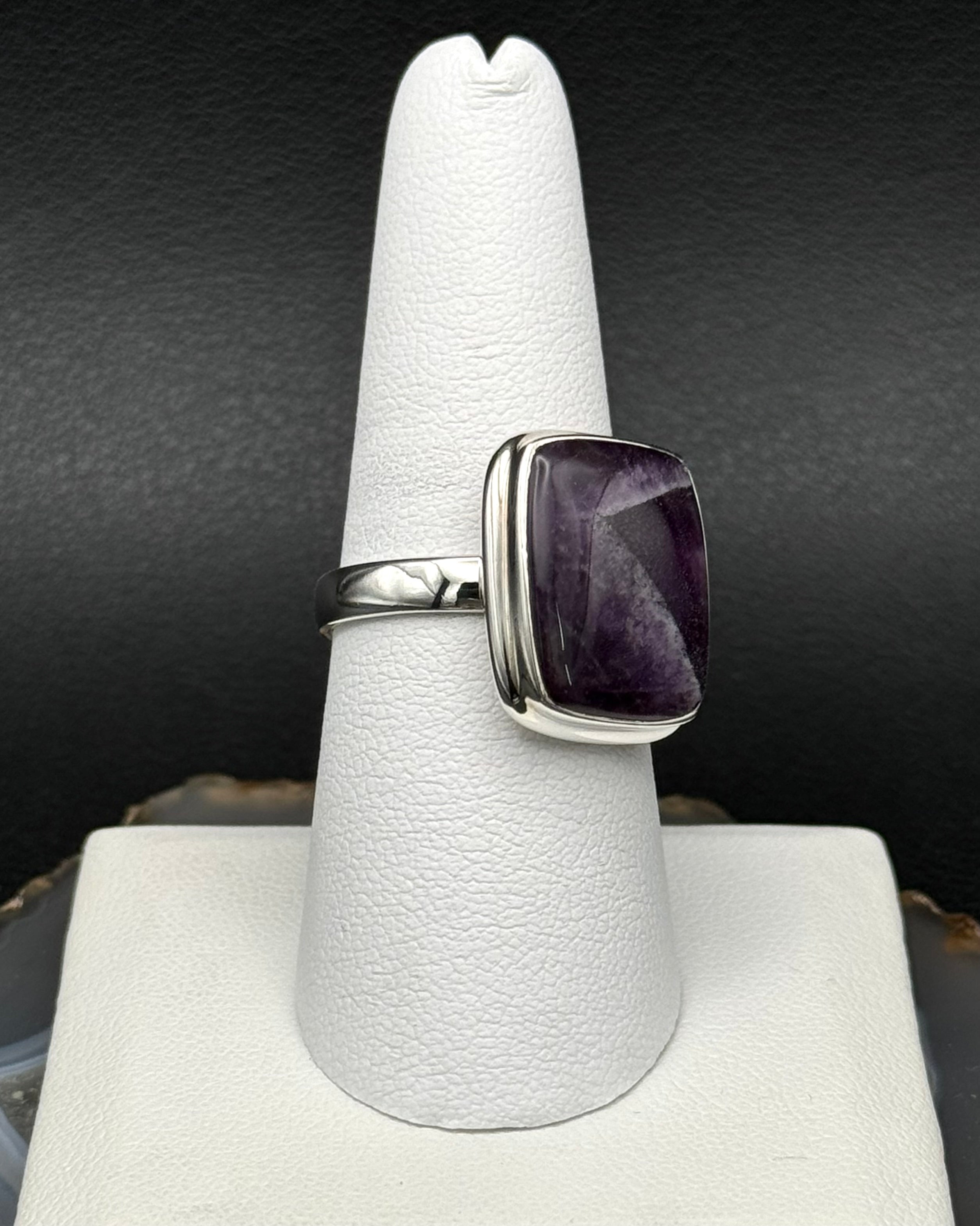 •CHEVRON AMETHYST - LARGE SOFT SQUARE• silver ring (size 8)