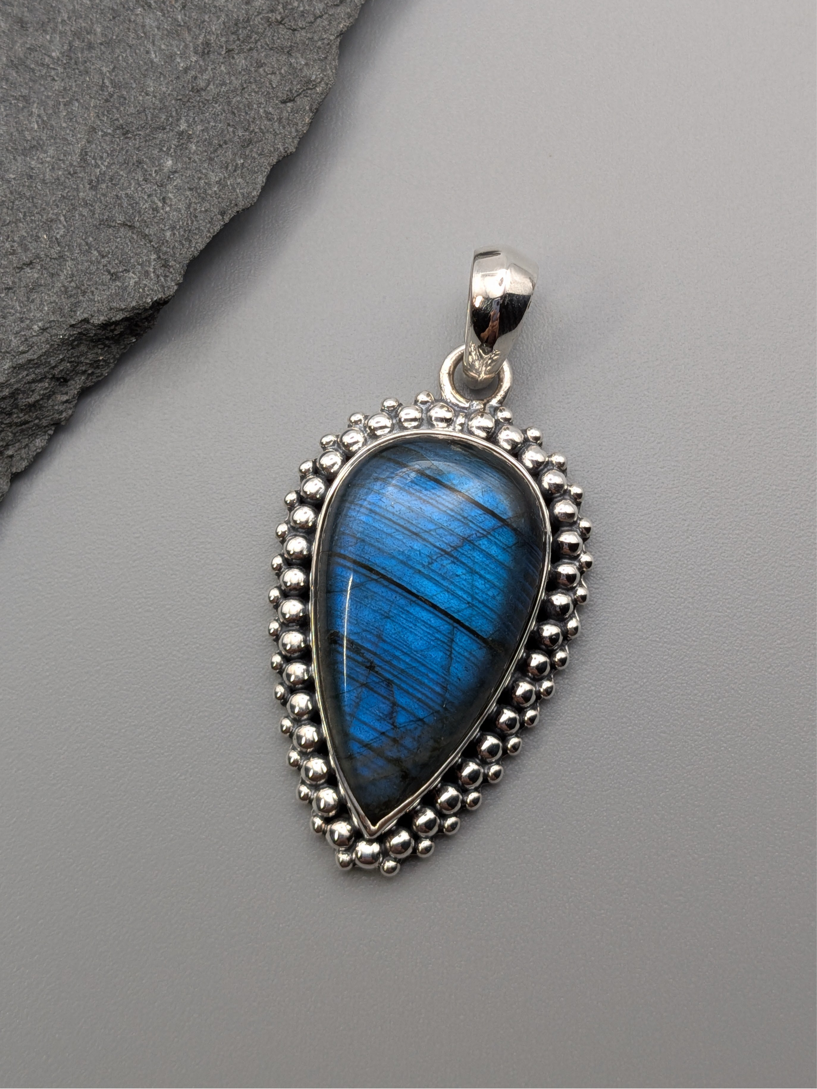 •LABRADORITE - DOTTED SPEAR TEAR• sterling silver pendant