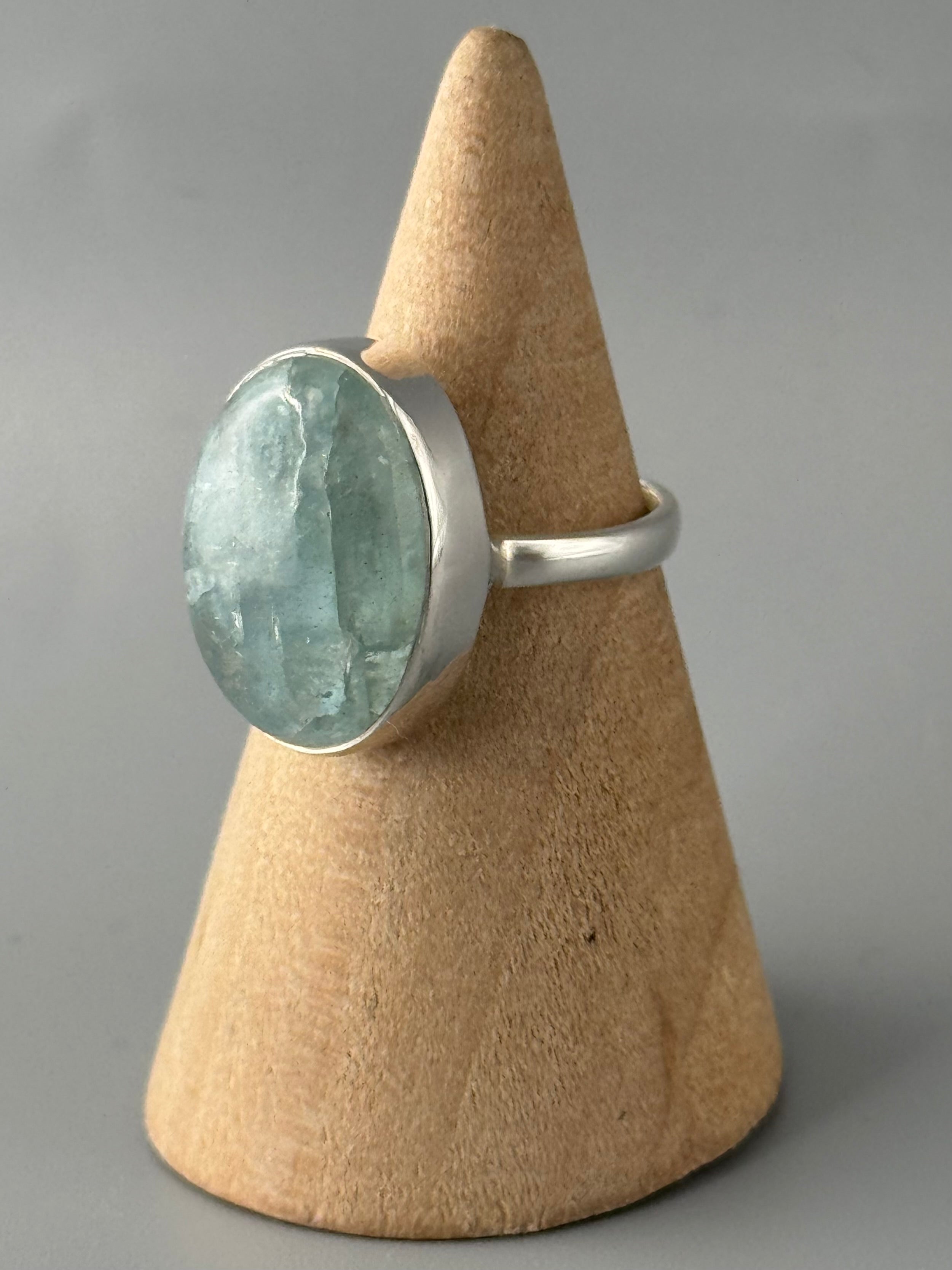 •AQUAMARINE - OVAL• sterling silver ring (size 7)