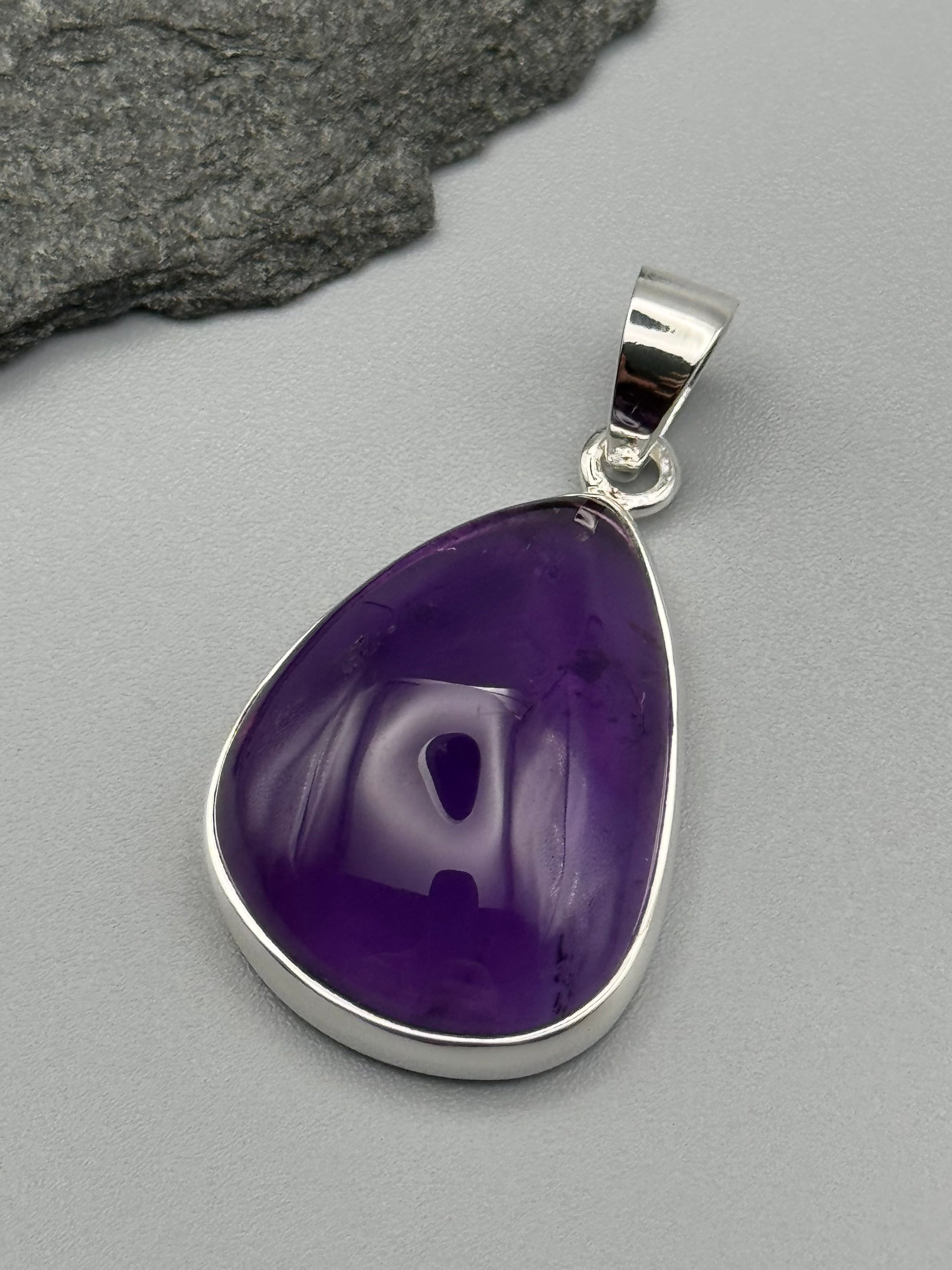 •AMETHYST - MEDIUM TEAR• sterling silver pendant
