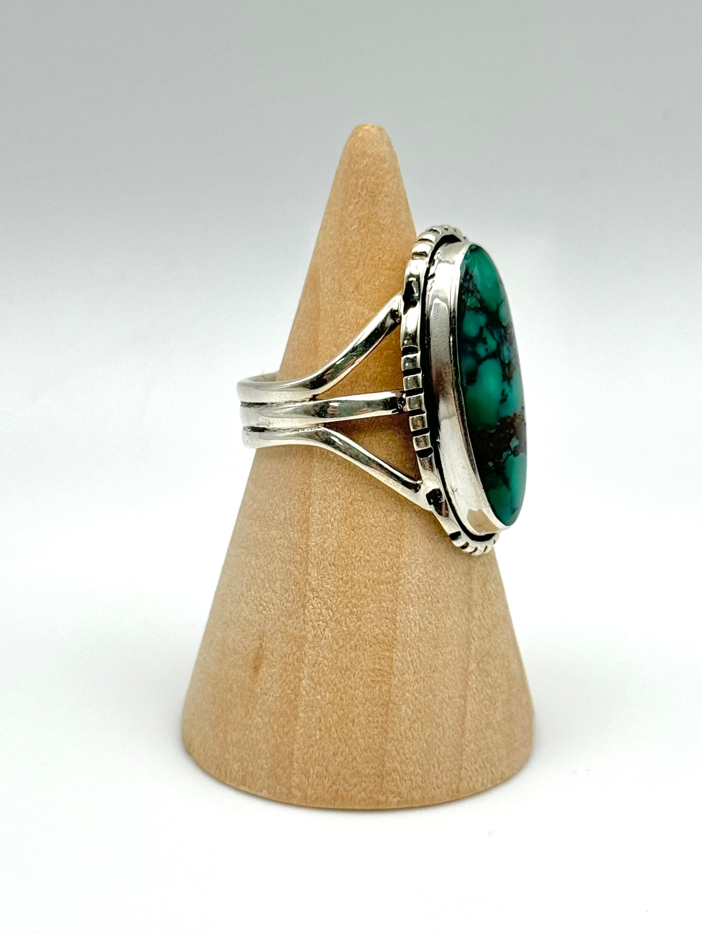 •CHINESE TURQUOISE• Navajo silver ring (size 7)