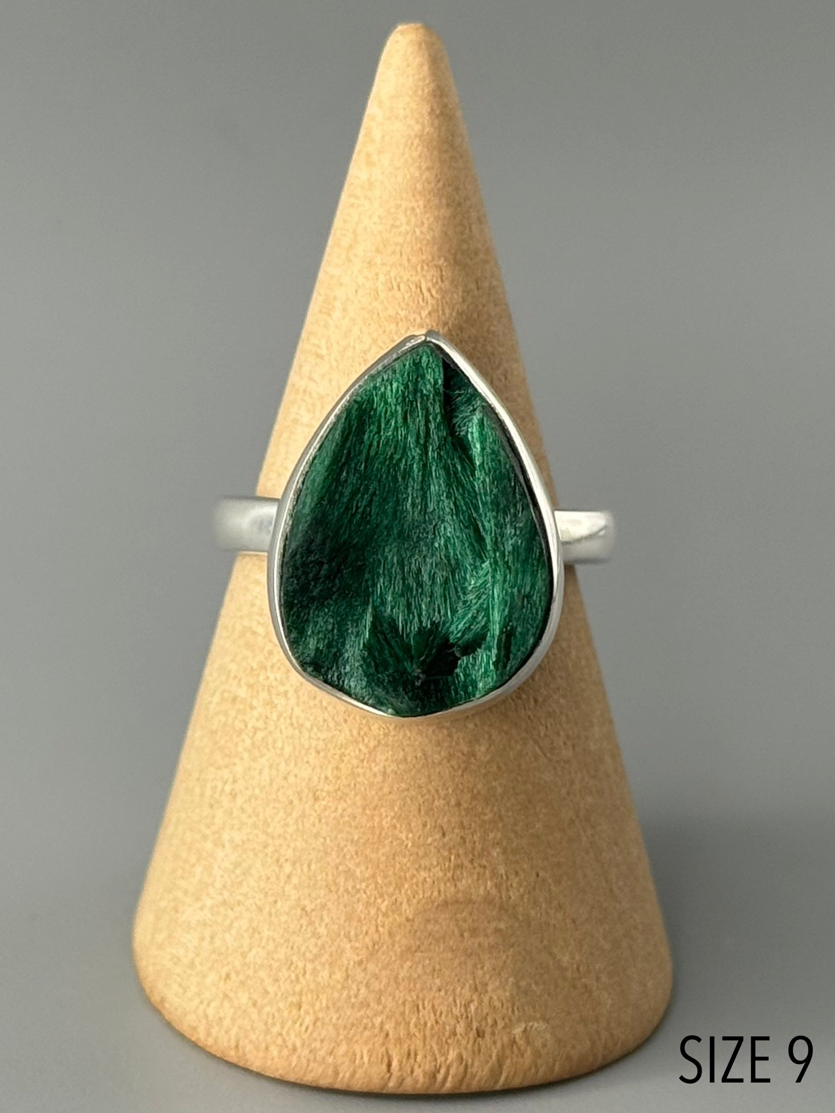 •FIBROUS MALACHITE - TEAR• simple bezel silver ring (various sizes)