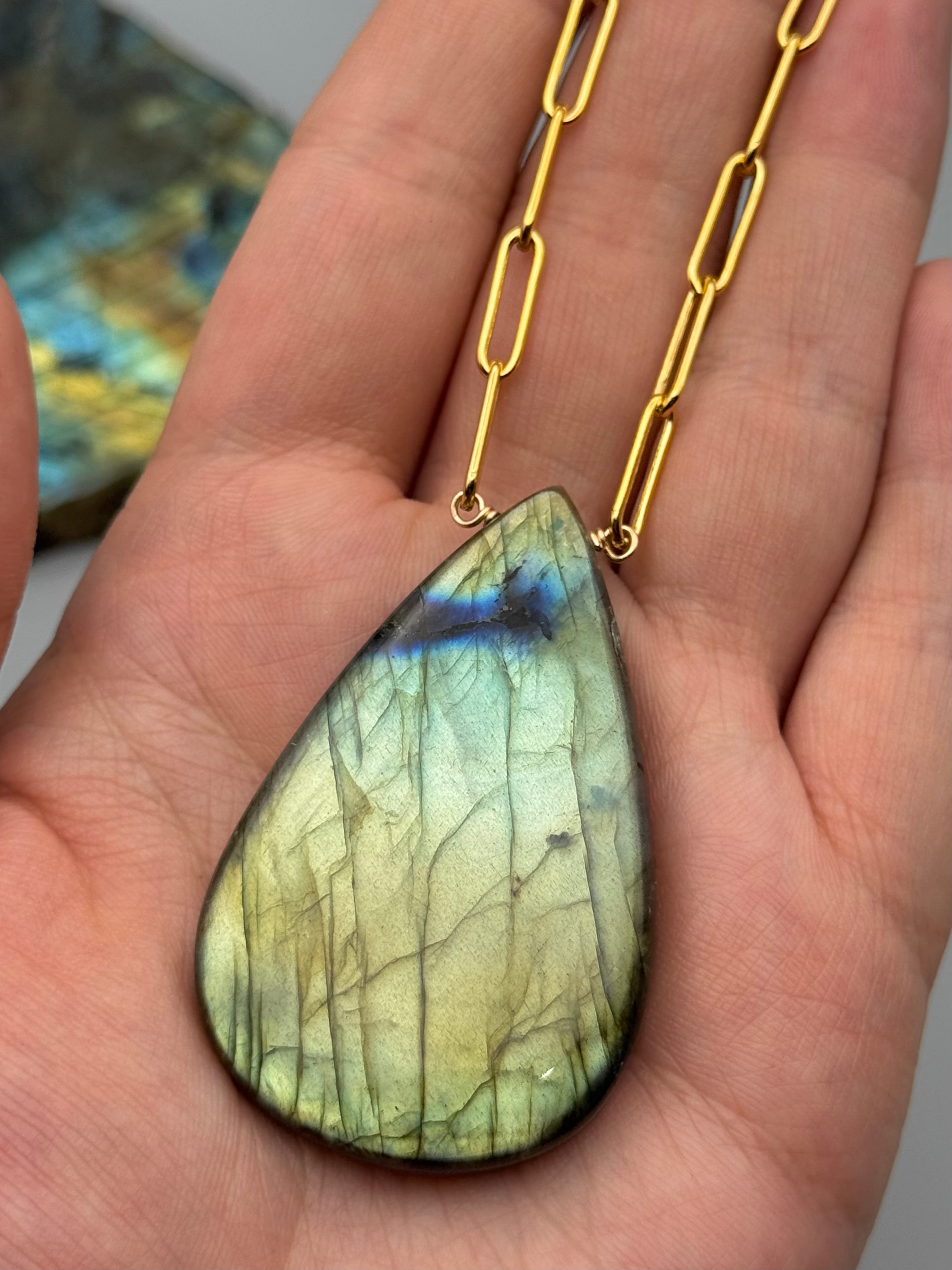 •AEON• labradorite + gold necklace (18"-20" long)