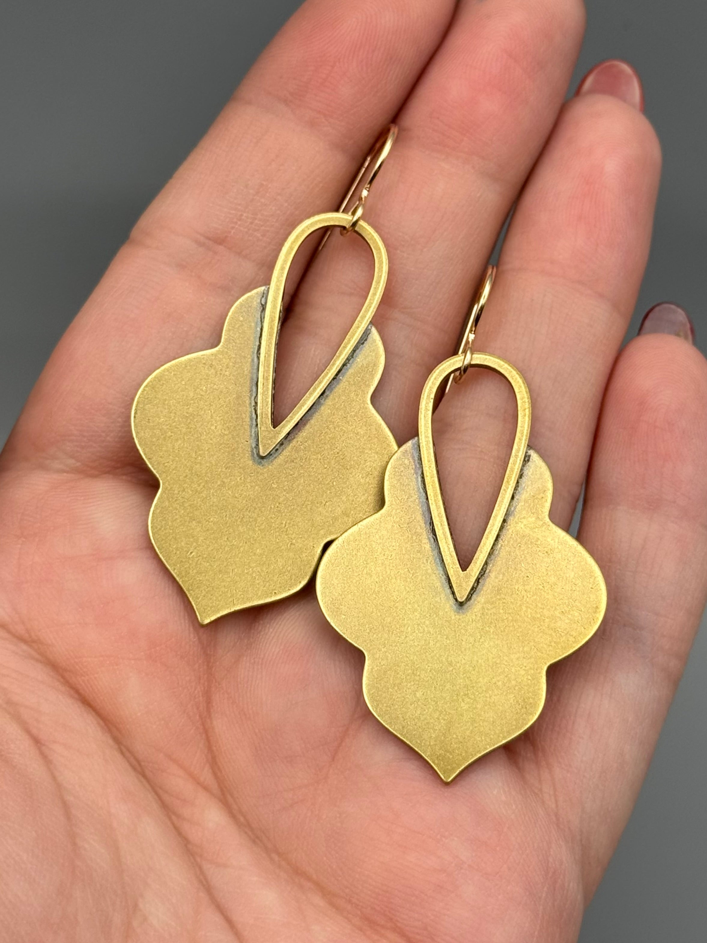 •ARABESQUE• gold dangle earrings