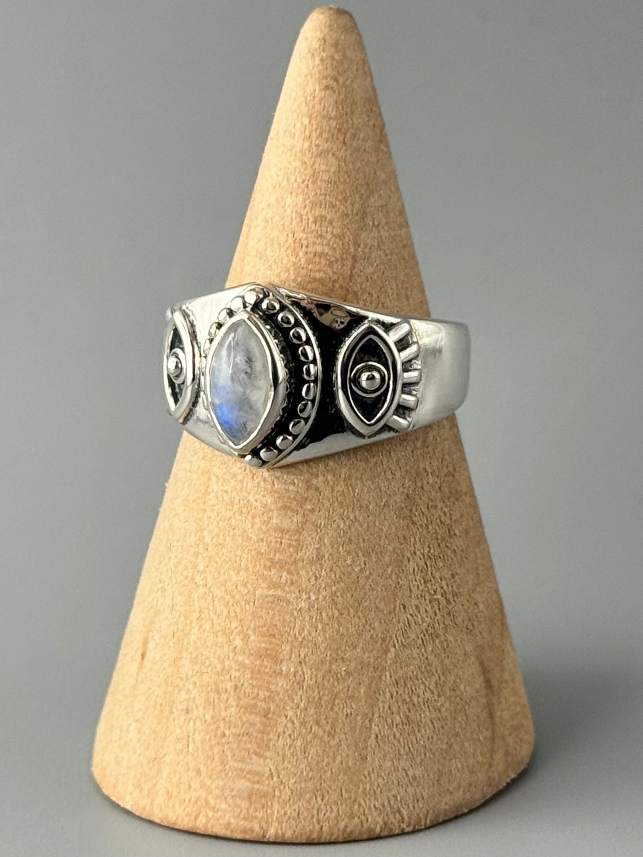 •RAINBOW MOONSTONE - GAZE• sterling silver ring (various sizes)