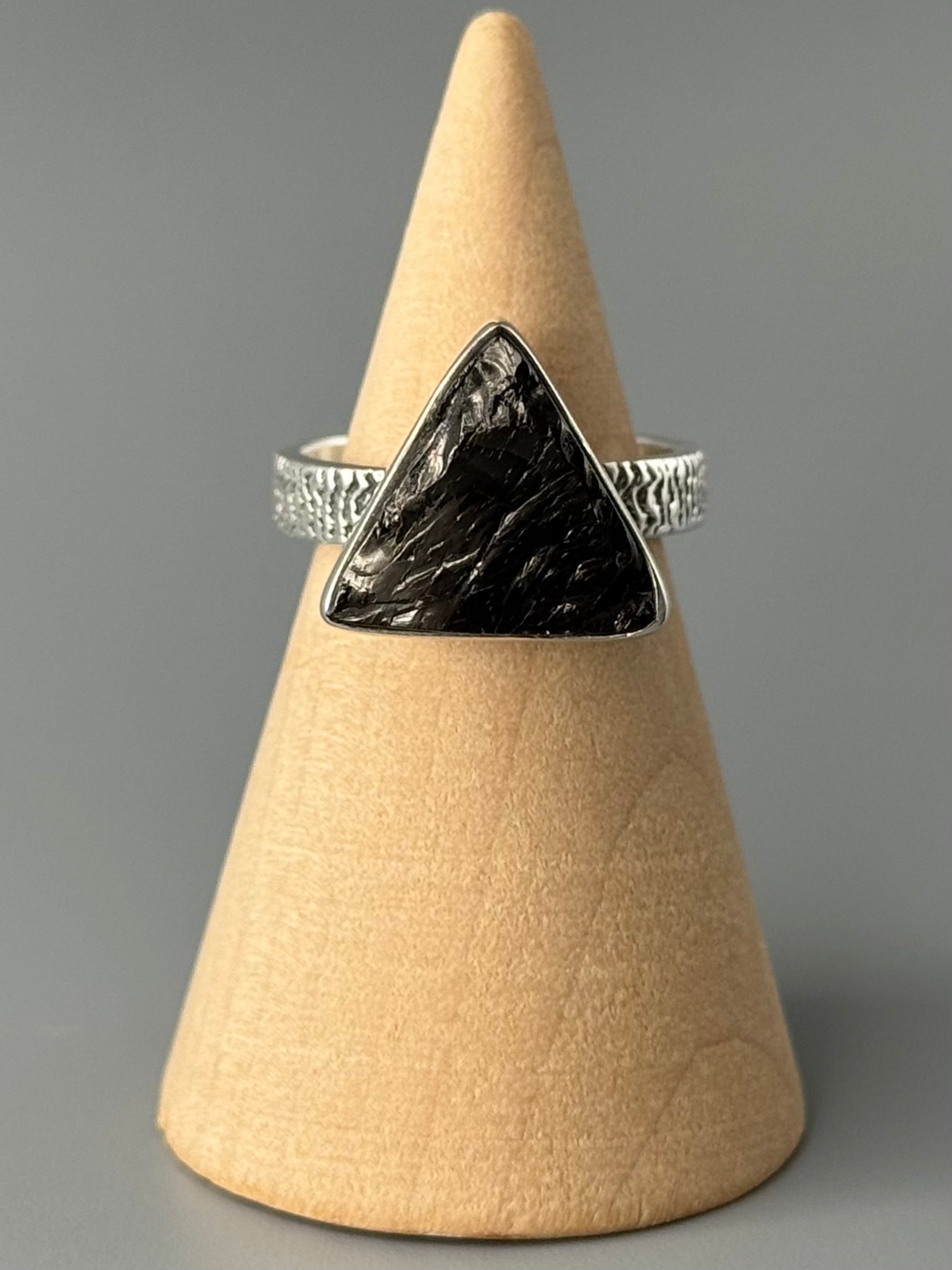 •SHUNGITE - TRIANGLE• textured band silver ring (size 6.75)