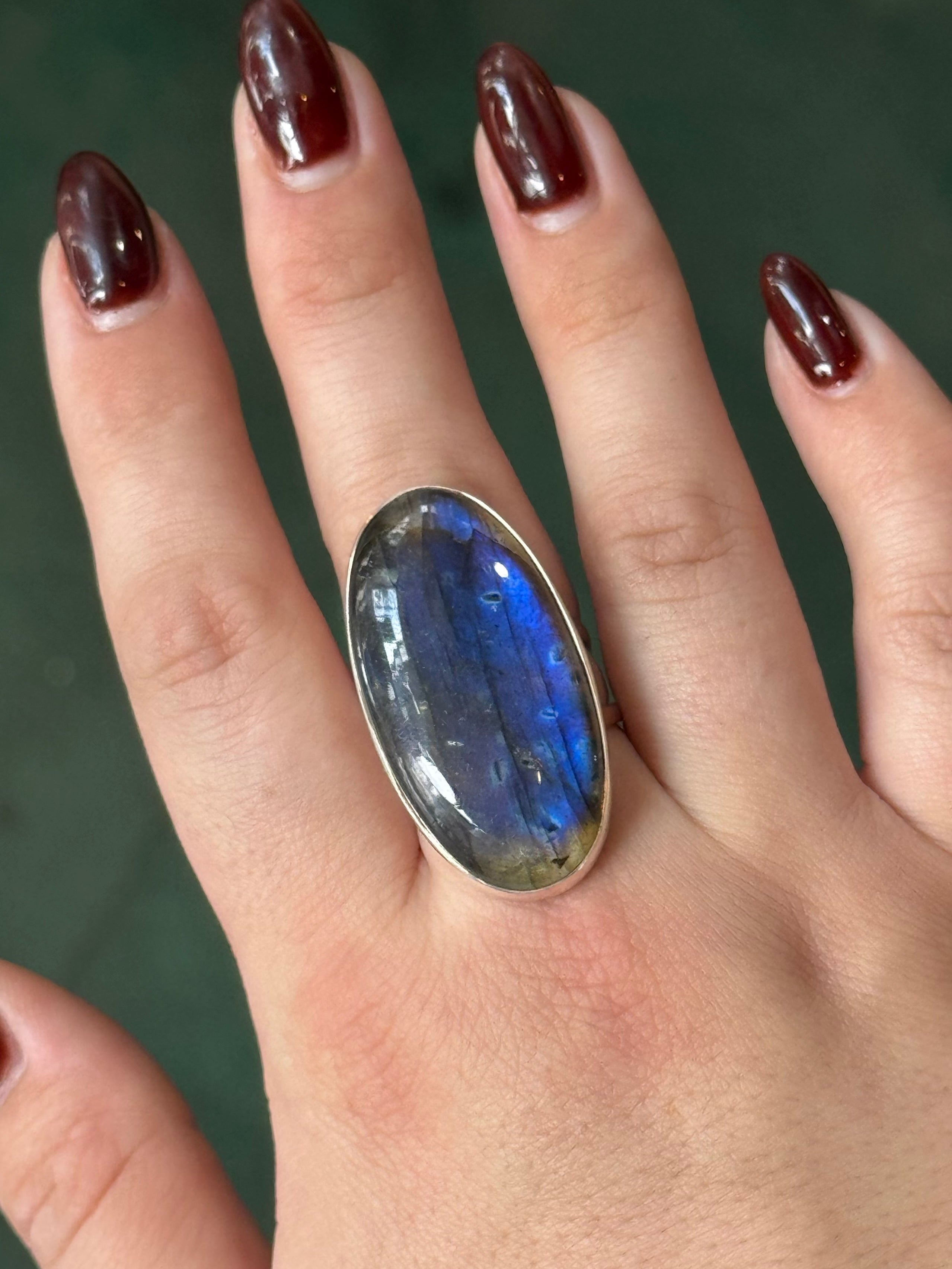•LABRADORITE - OVAL• split band silver ring (size 9)