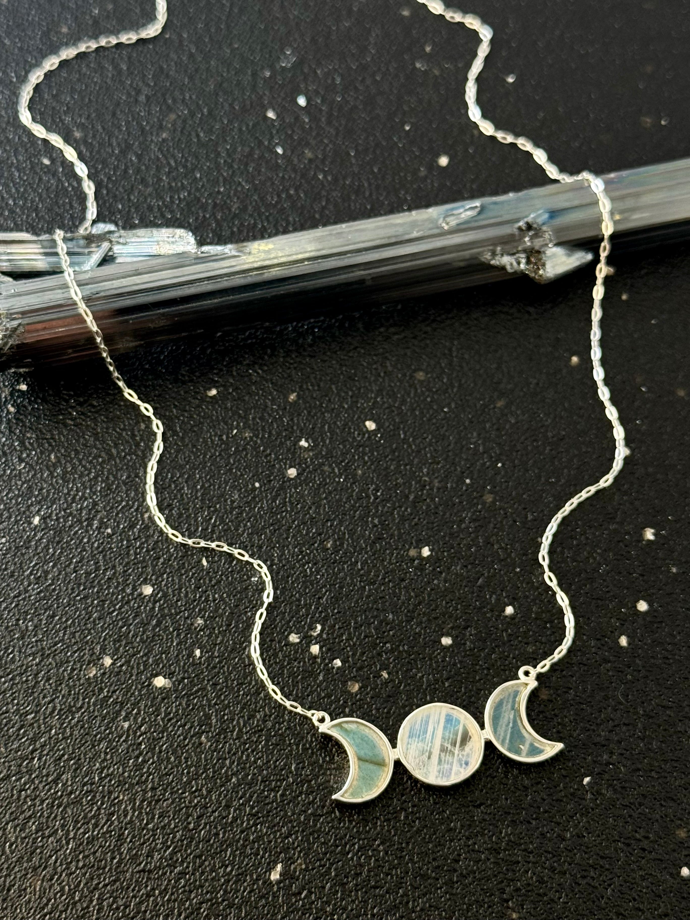 •MEDIUM MOON PHASE• rainbow moonstone + labradorite silver necklace (15"-17" long)