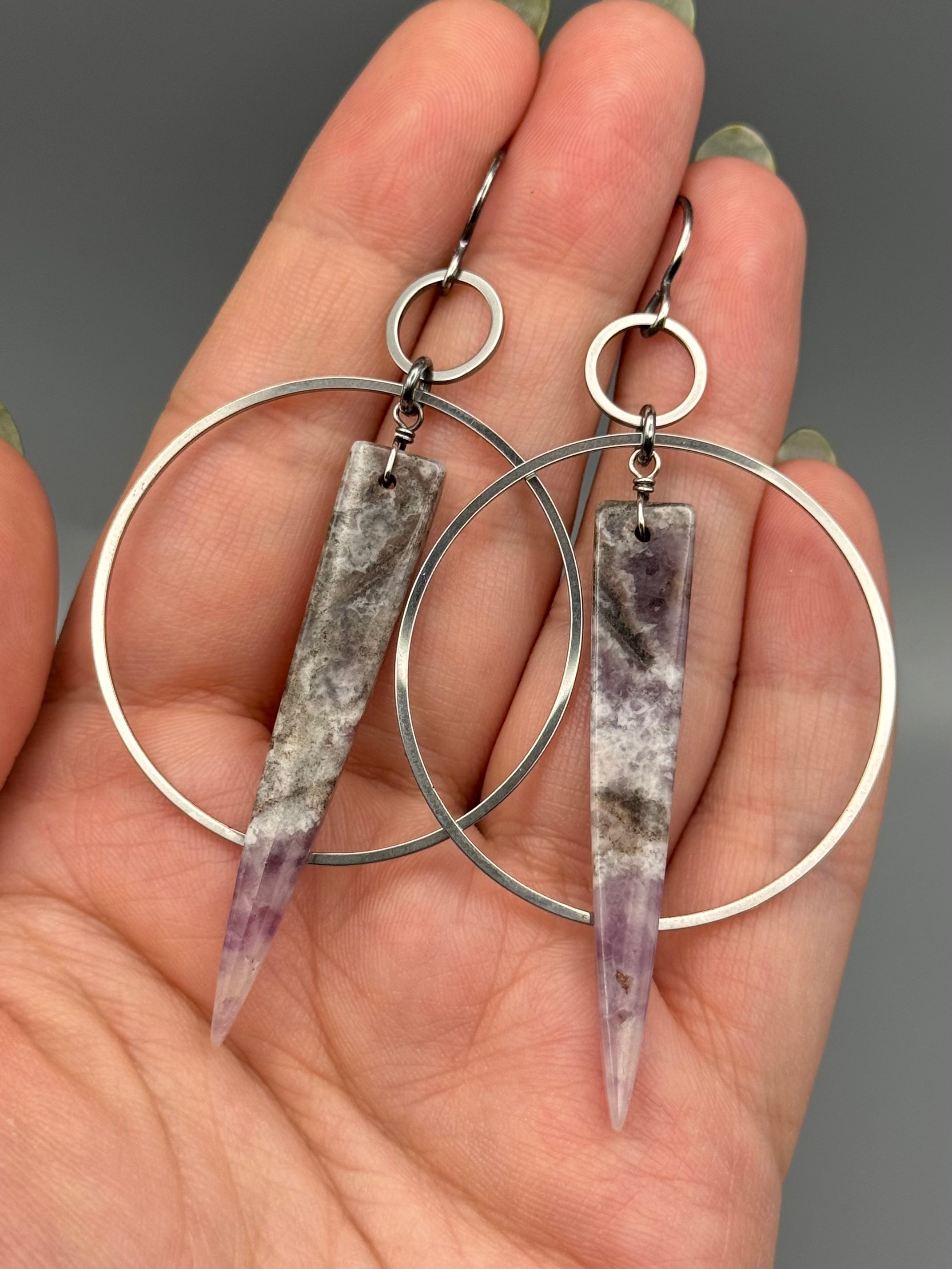 •EQUA-ORBIT• chevron amethyst fang + silver earrings