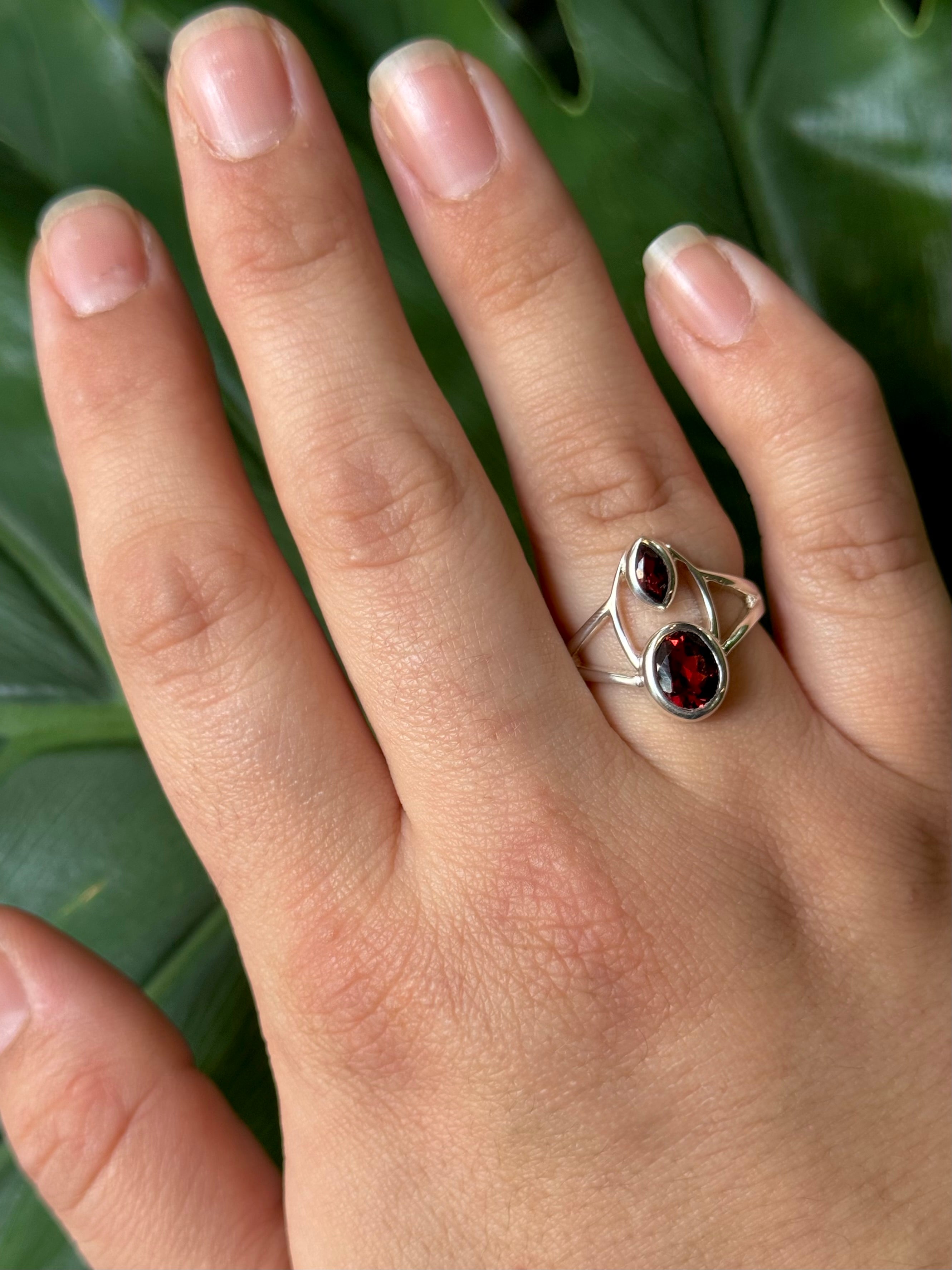 •GARNET - HOURGLASS• double stone silver ring (size 7.75)