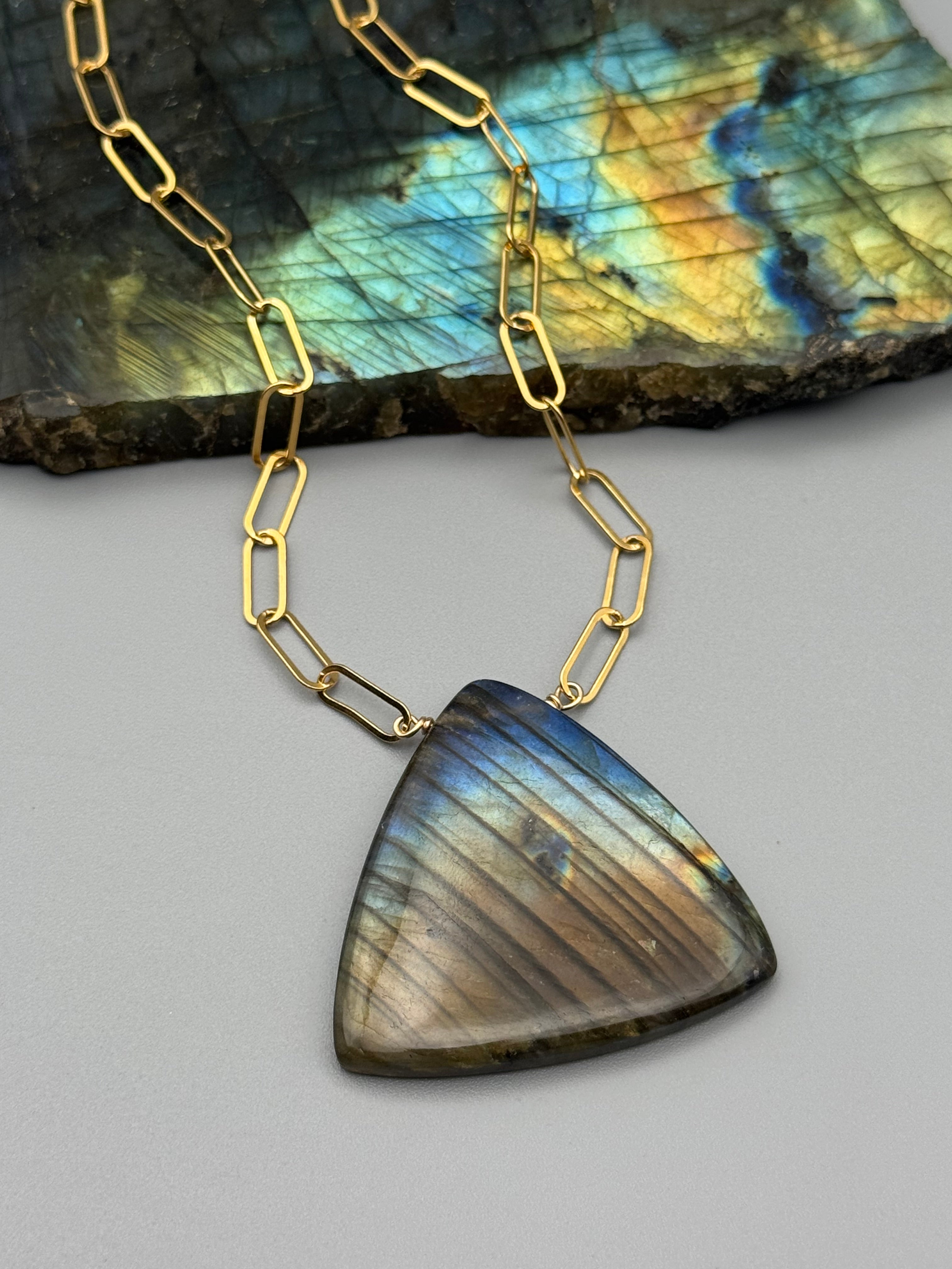 •AEON• labradorite + gold necklace (18"-20" long)